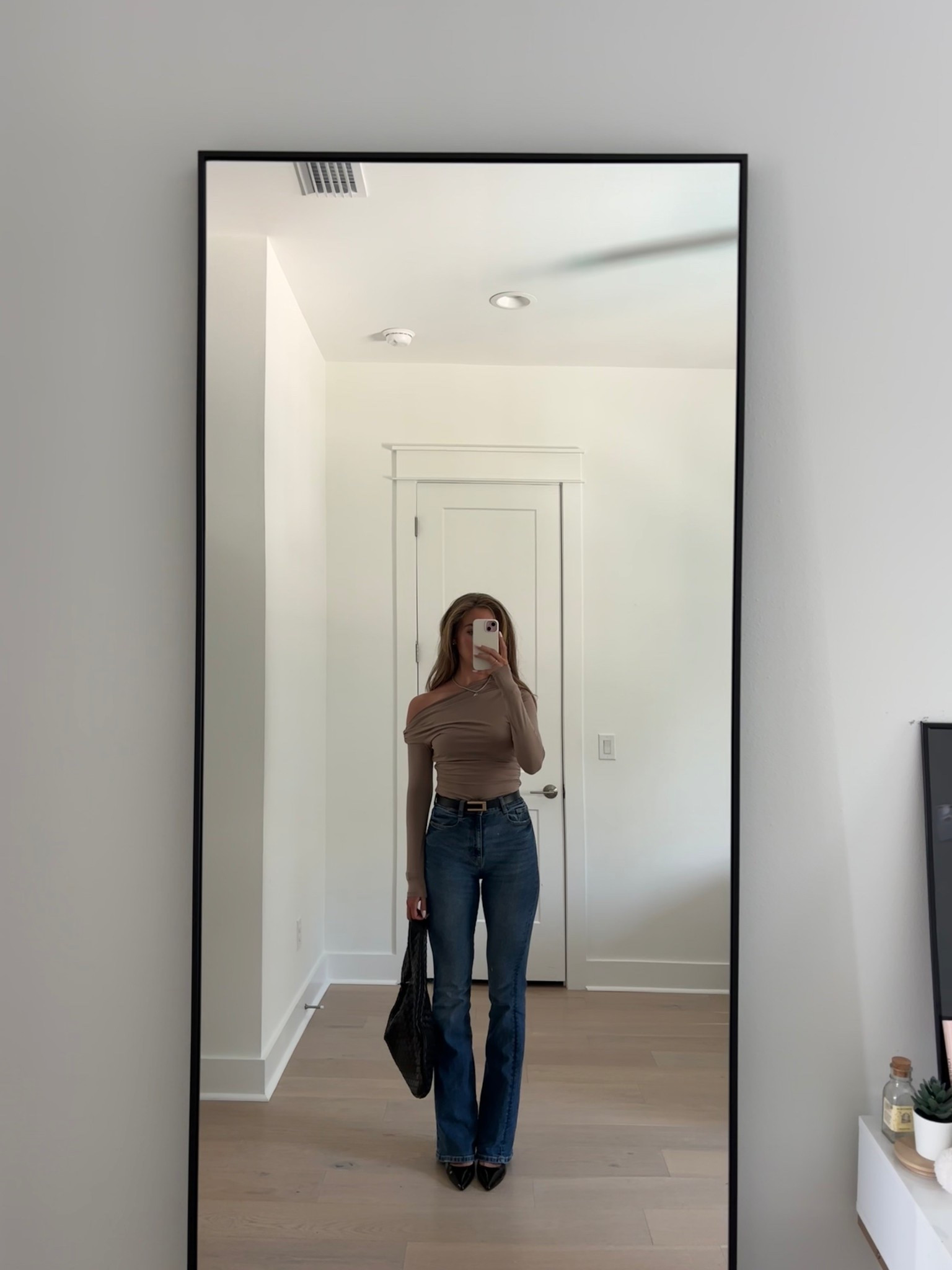 Jeans are Zara!!! FLARE Z1975 JEANS WITH A HIGH WAIST



#LTKFindsUnder100 #LTKStyleTip #LTKWorkwear