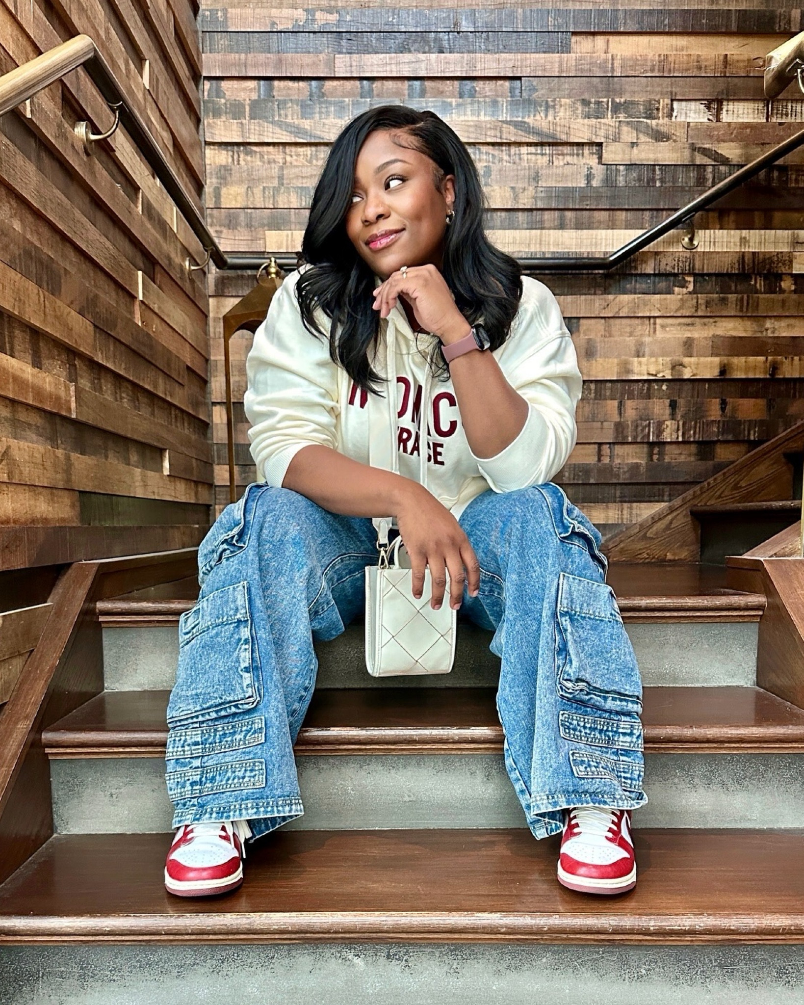 Unfortunately I don’t have links for any of these items. 
Hoodie H&M
Wide leg cargo jeans Forever21
Nike Dunks 
Crossbody Target