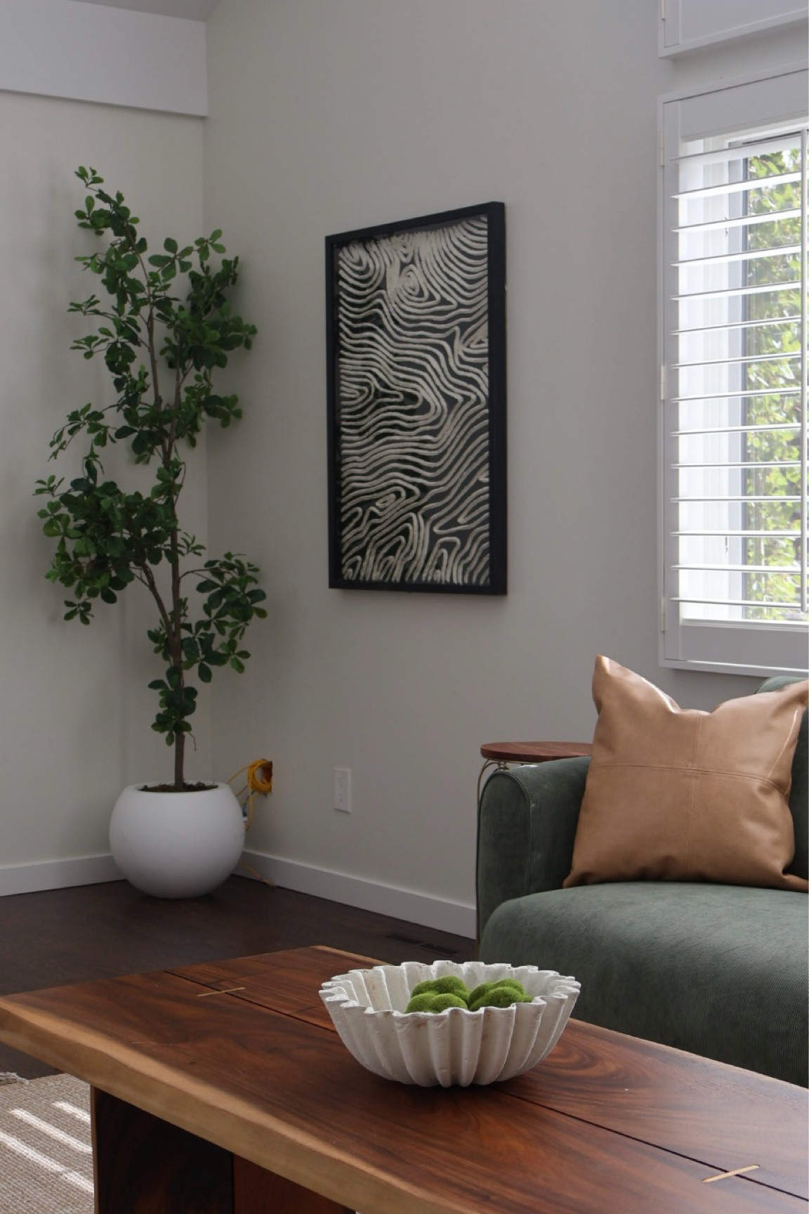 Mid-century modern living room inspo! 😍 

#LTKStyleTip #LTKHome #LTKFindsUnder100