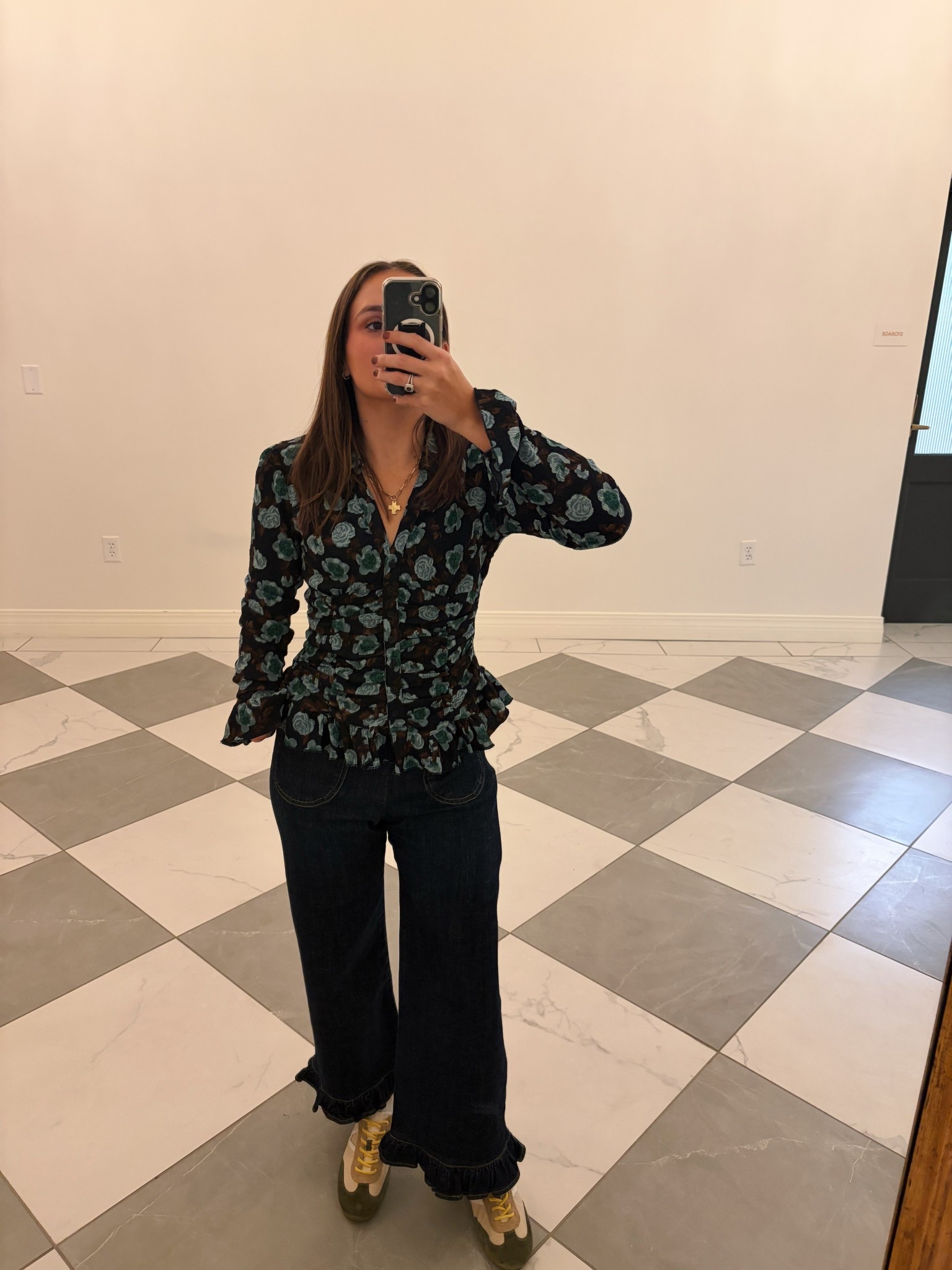 Dinner outfit!!!

#LTKootd #LTKdayinmylife #LTKHoliday