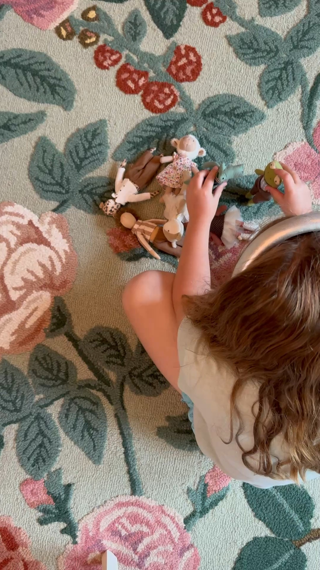 Still obsessed with this beautiful floral wool rug that’s in my daughter’s room. The colors and pattern are so pretty. 

#LTKKids #LTKSaleAlert #LTKHome