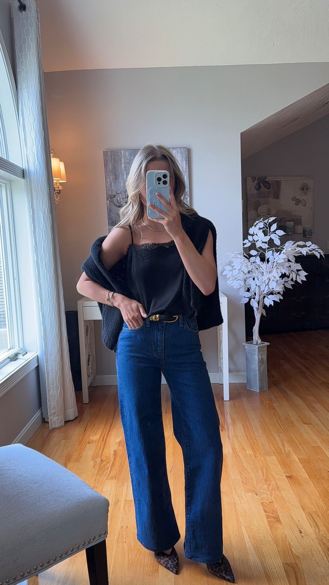 wearing a xs in tank and 23 in jeans! 

#LTKSeasonal #LTKootd #LTKU