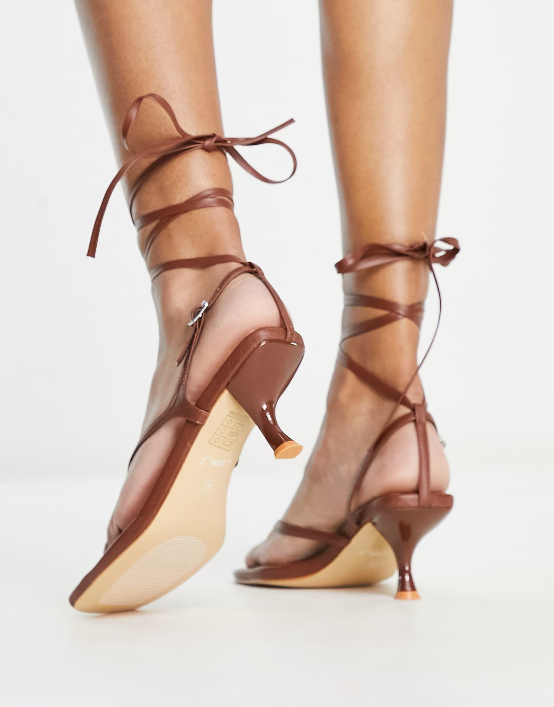 Z_Code_Z - Zera - Sandales à bride - Marron chocolat | ASOS (Global)