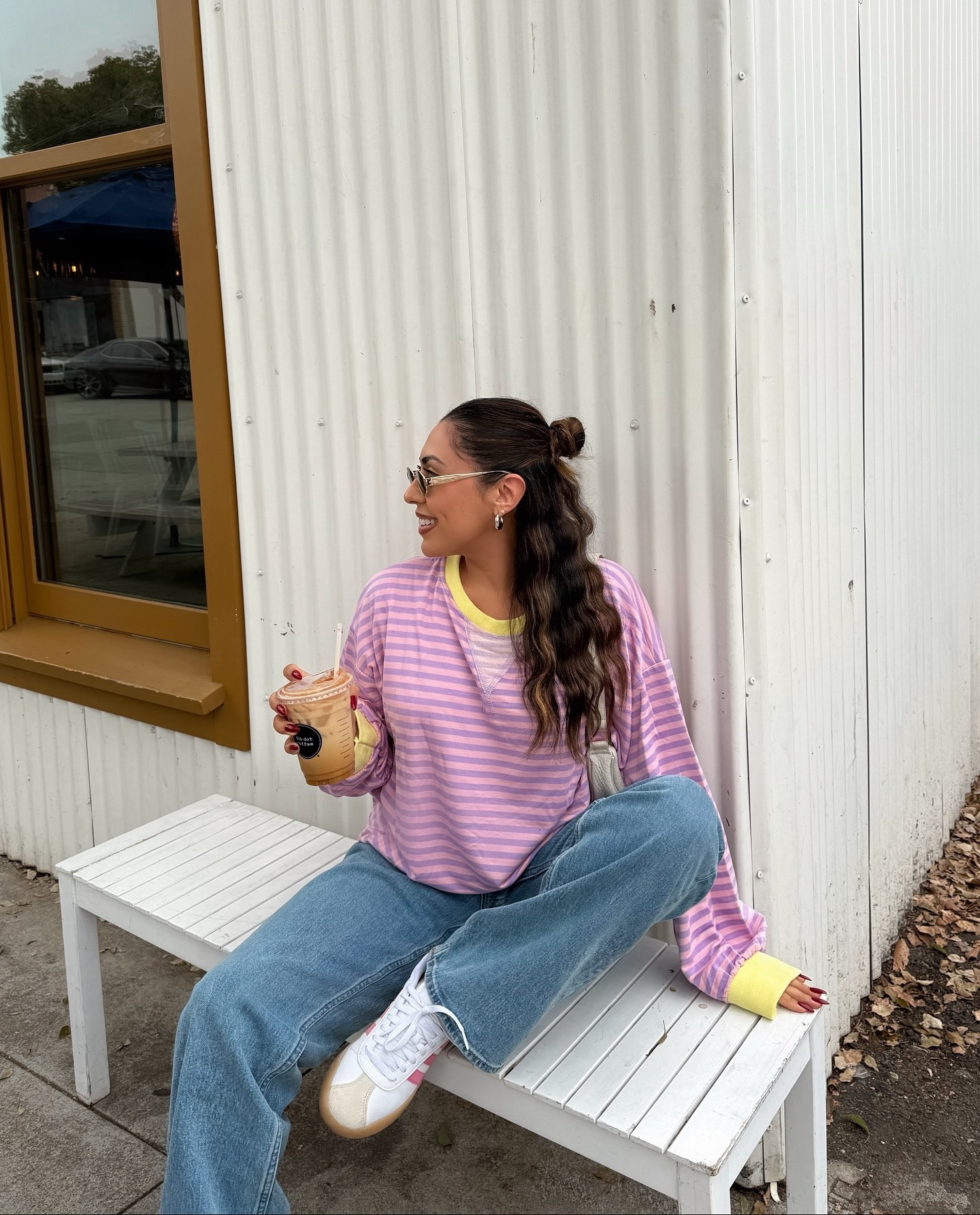 stripes, jeans & adidas 🩷👖🍂
—
top: @easyclothesusa 
denim: @abercrombie 
@adidas @famousfootwear 
bag: @status_anxiety 
—
fall outfit, casual style, colorful outfit
#adidasstyle #abercrombiedenim