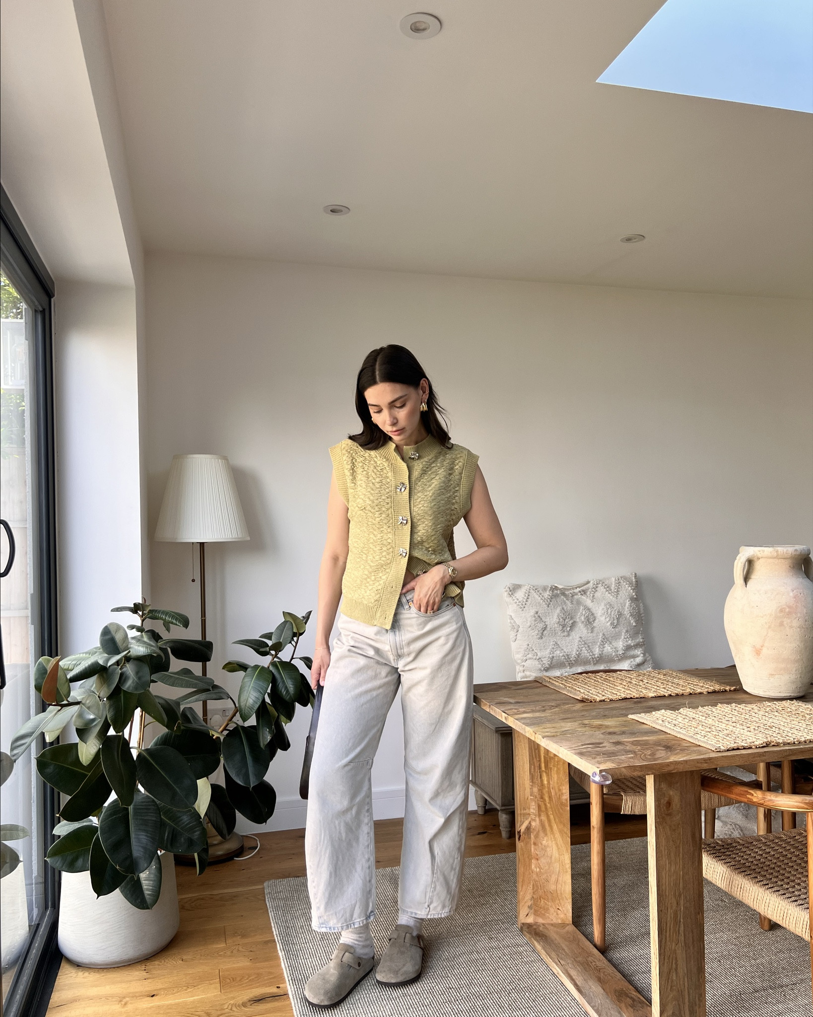 Spring INCOMING! 

Knitted Vest - Zara 2488/006
Jeans - Zara 3607/025
Bag - Primark x Rita Ora


#LTKSeasonal