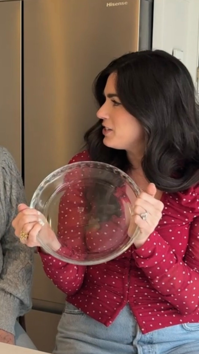 This top in black is on sale for $24!! So cute!! 

#LTKFindsUnder50