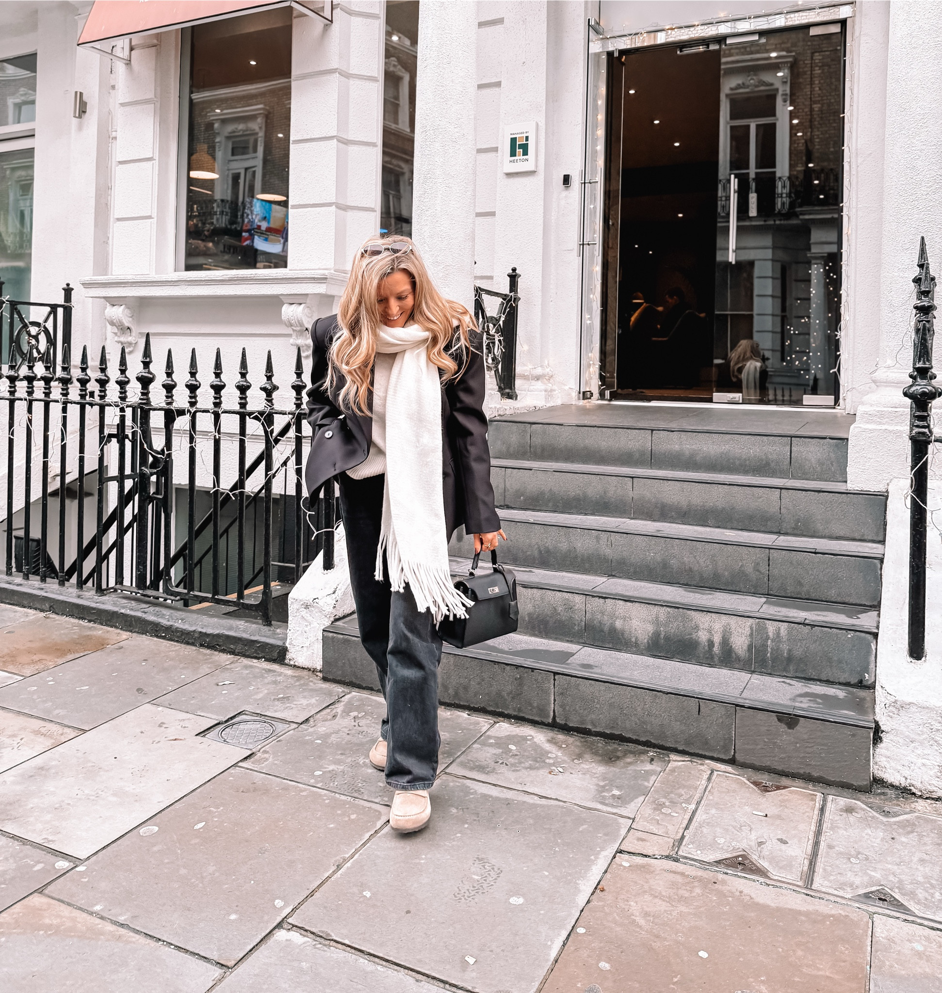 If you love effortless winter outfits, stop scrolling. 🤍🖤

This is your sign that simple pieces always win. Black jeans, a cream knit, Birkenstocks and my favourite Maebe blazer — topped with the softest cream scarf for that clean, cosy finish. It’s the kind of outfit that takes zero effort but looks instantly put-together for school runs, coffee stops and everything in between.

Would you wear this combo? 🤍🖤


#LTKeurope #LTKwinter #LTKuk
