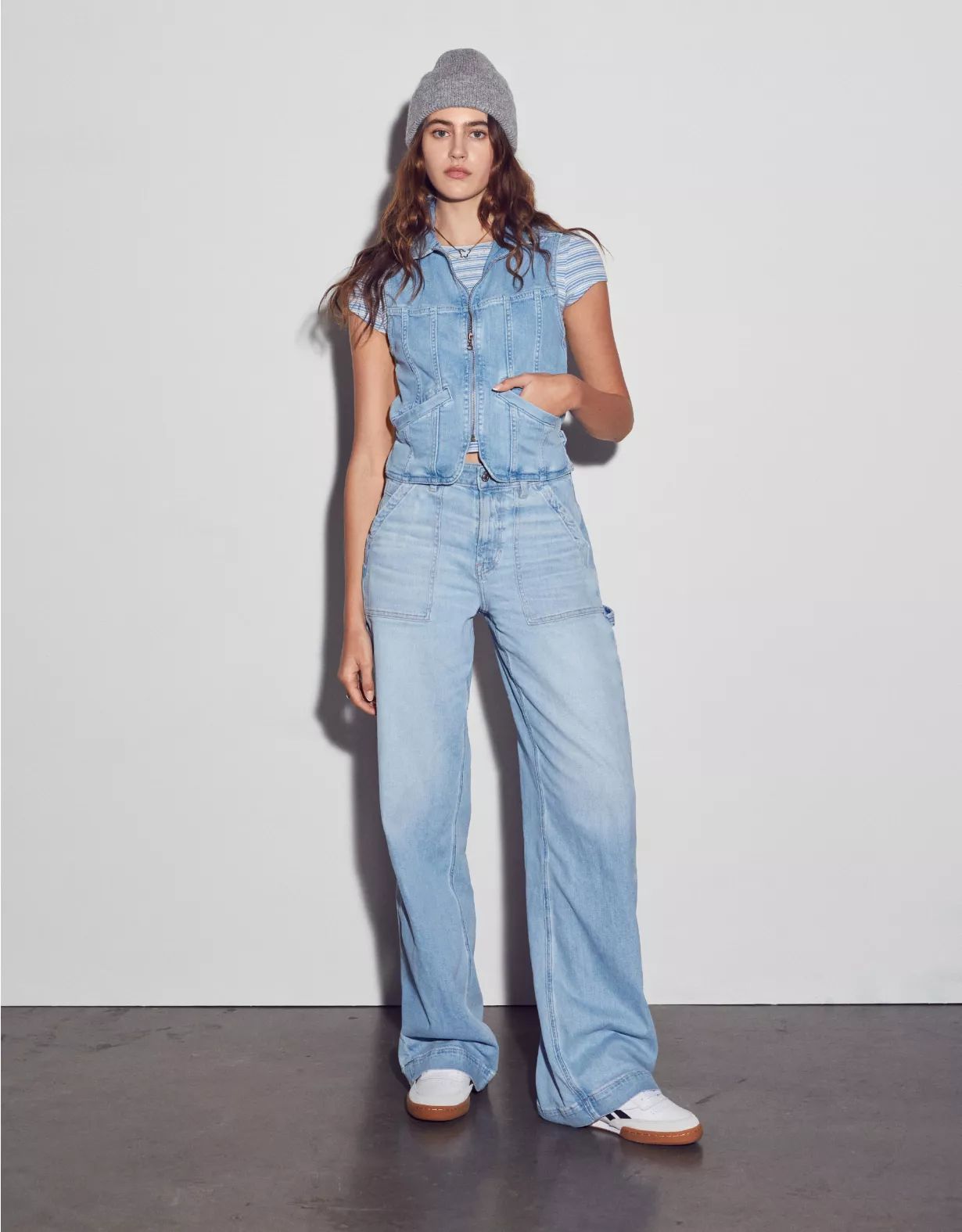 AE Dreamy Drape Stretch Super High-Waisted Baggy Wide-Leg Jean | American Eagle Outfitters (US & CA)