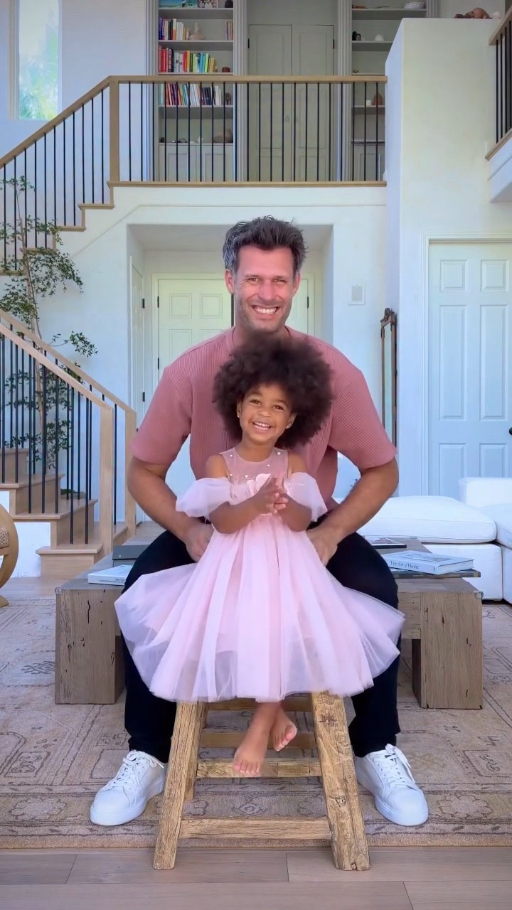 I don’t know who enjoys this more, Zoë or Michal. My everythings 💕


Daddy Daughter Time, Hair Care, Toddler

#LTKKids #LTKMens #LTKgrwm