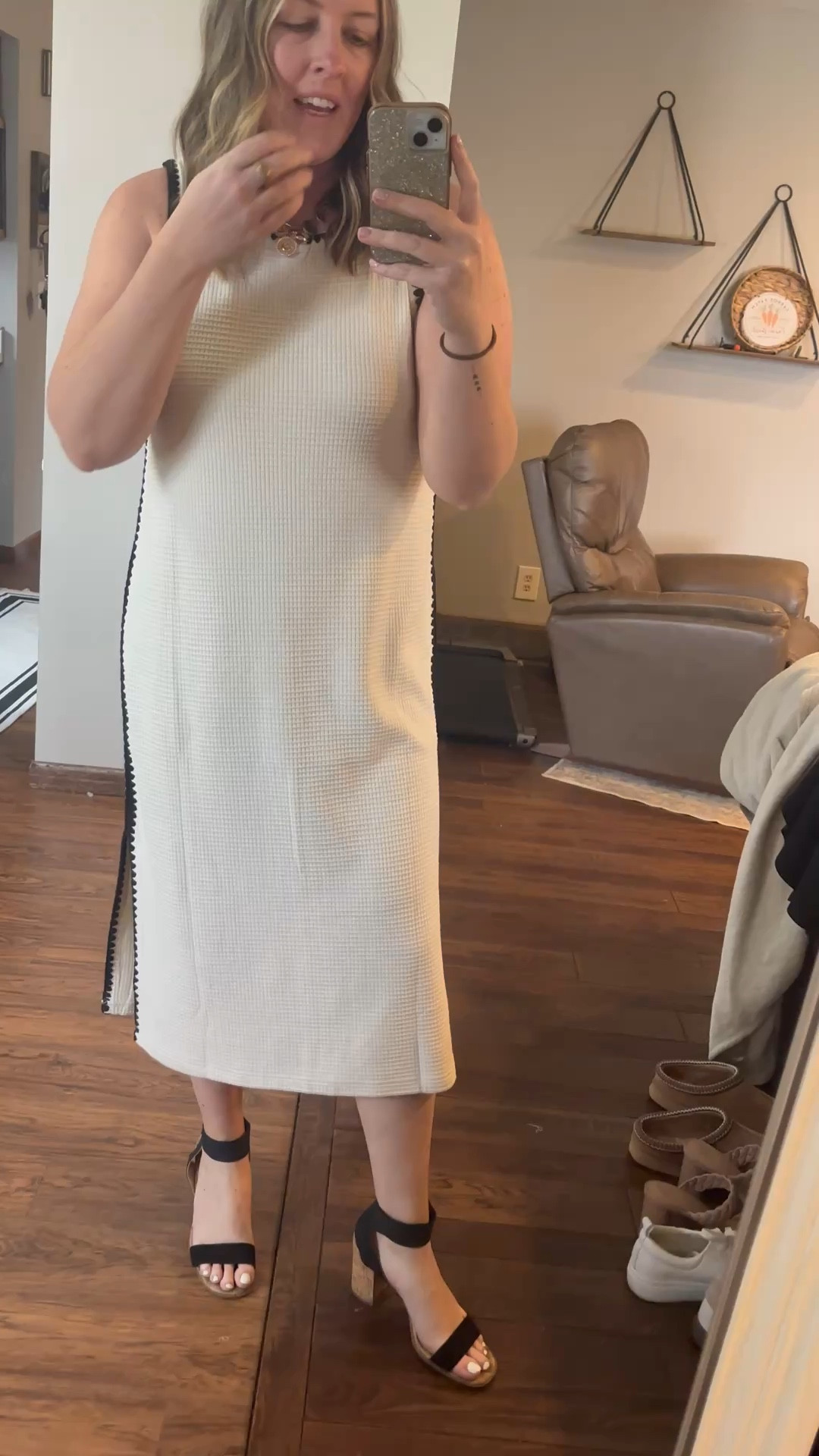 Keeping it neutral, but never boring 🥰

#LTKootd #LTKMidsize
