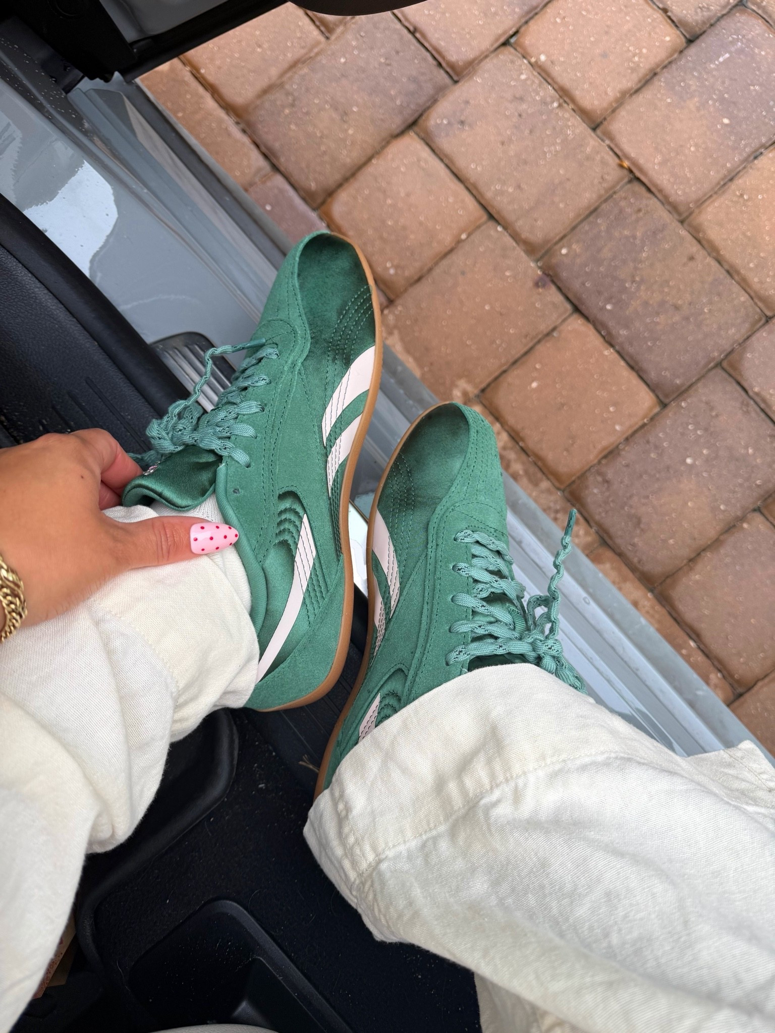 new sneakers 🩰💚 didn’t have to size up in these!

#LTKootd #LTKSaleAlert #LTKgrwm