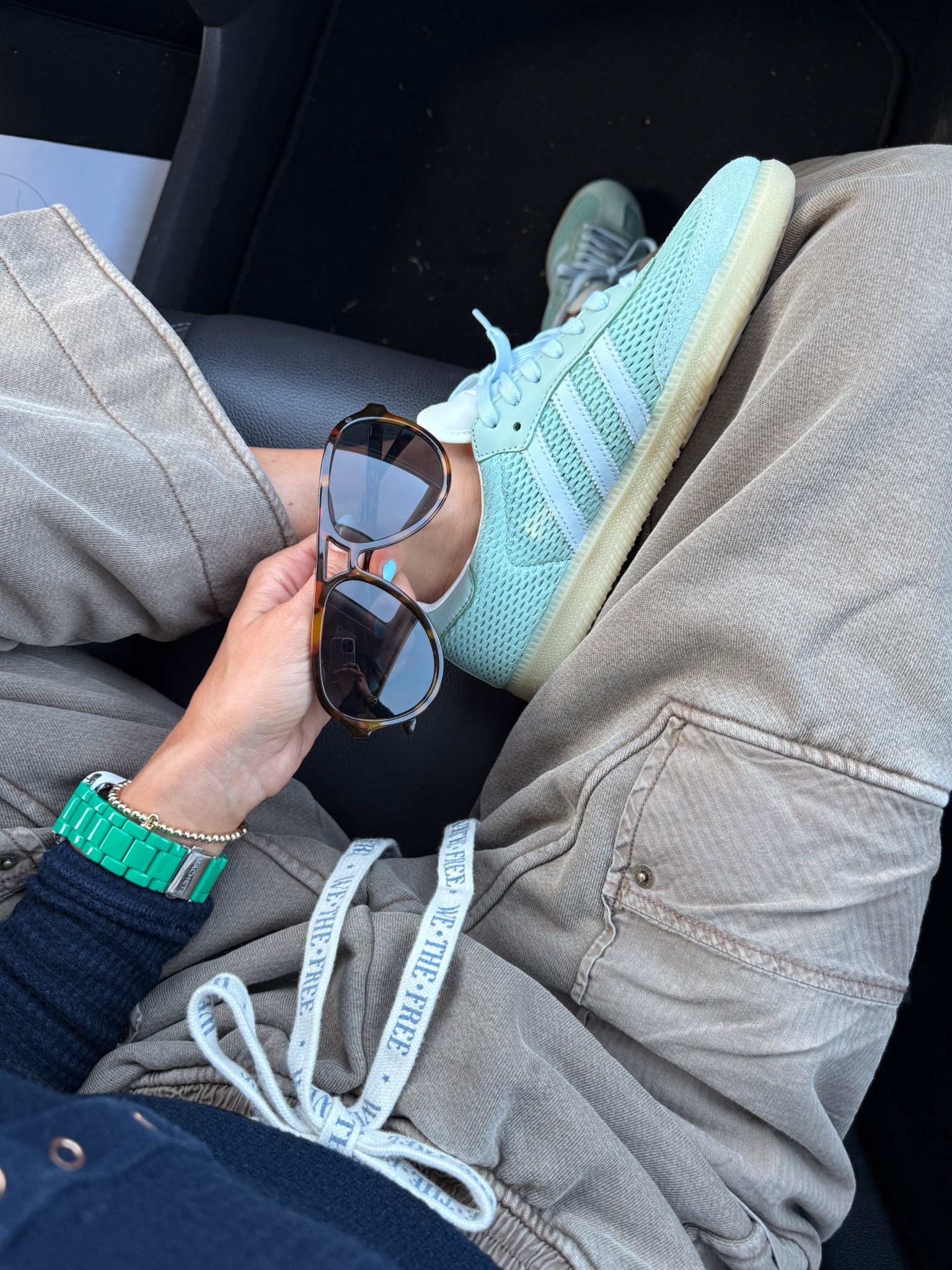 Today’s travel outfit to Italy! I’m all about being comfy.