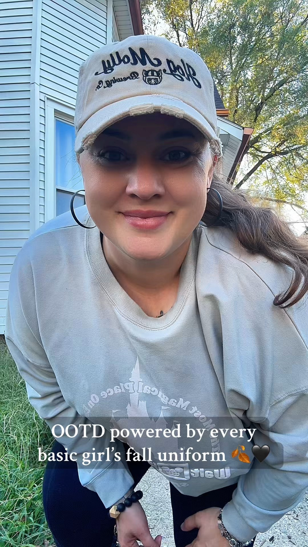 Today’s fit brought to you by every basic b*tch’s love of leggings, oversized sweatshirts, and slouchy socks 😌🖤 And honestly? Not mad about it. #OOTD #SoftLifeVibes #MillennialLife


#LTKPlusSize #LTKActive #LTKShoeCrush