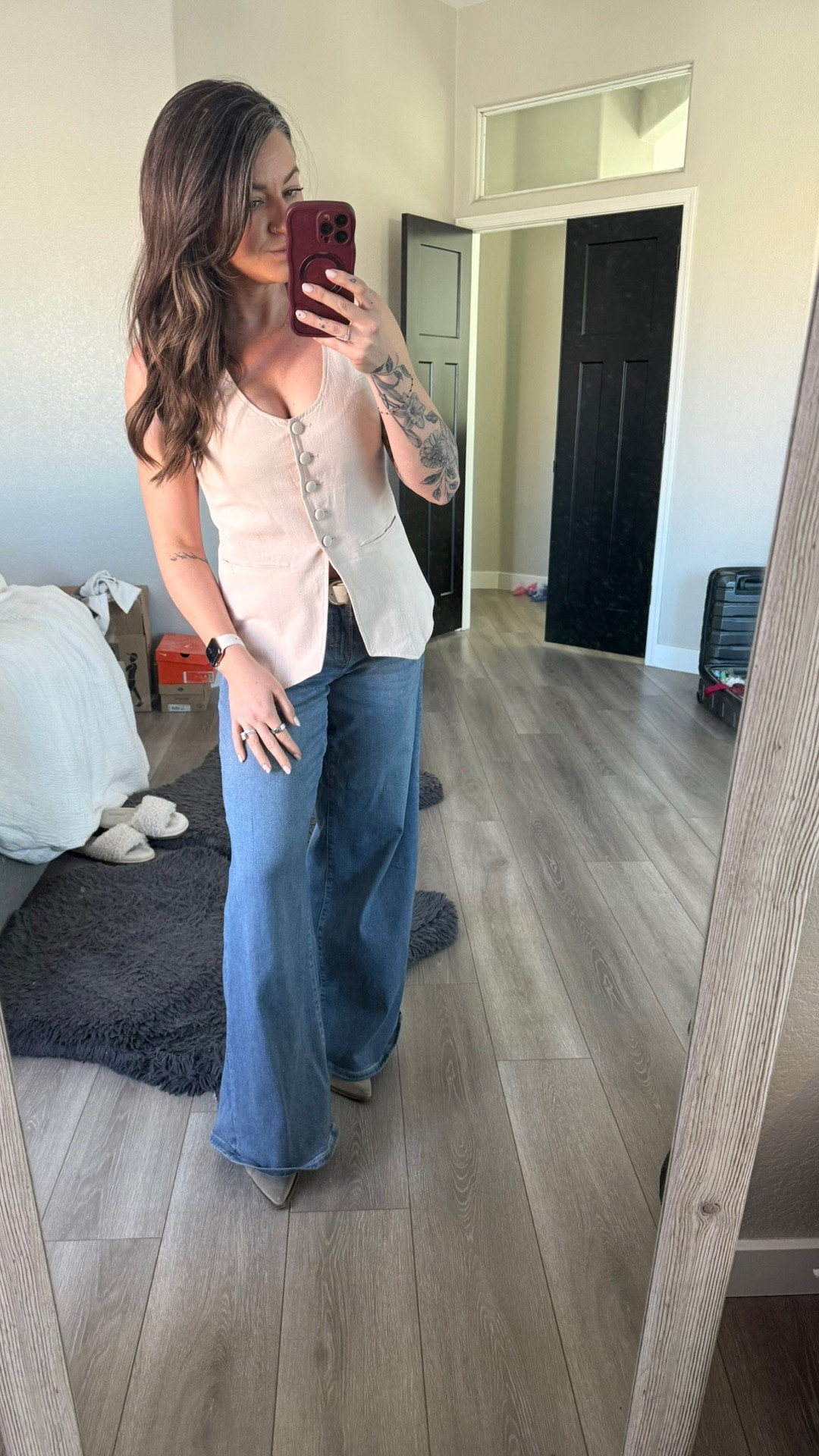 Excited to start pulling out some of my spring pieces! Love these wide leg pants from @VICI. They are so lightweight and versatile, the perfect pair of pants for transitioning into spring! 

#LTKWorkwear #LTKootd #LTKSeasonal