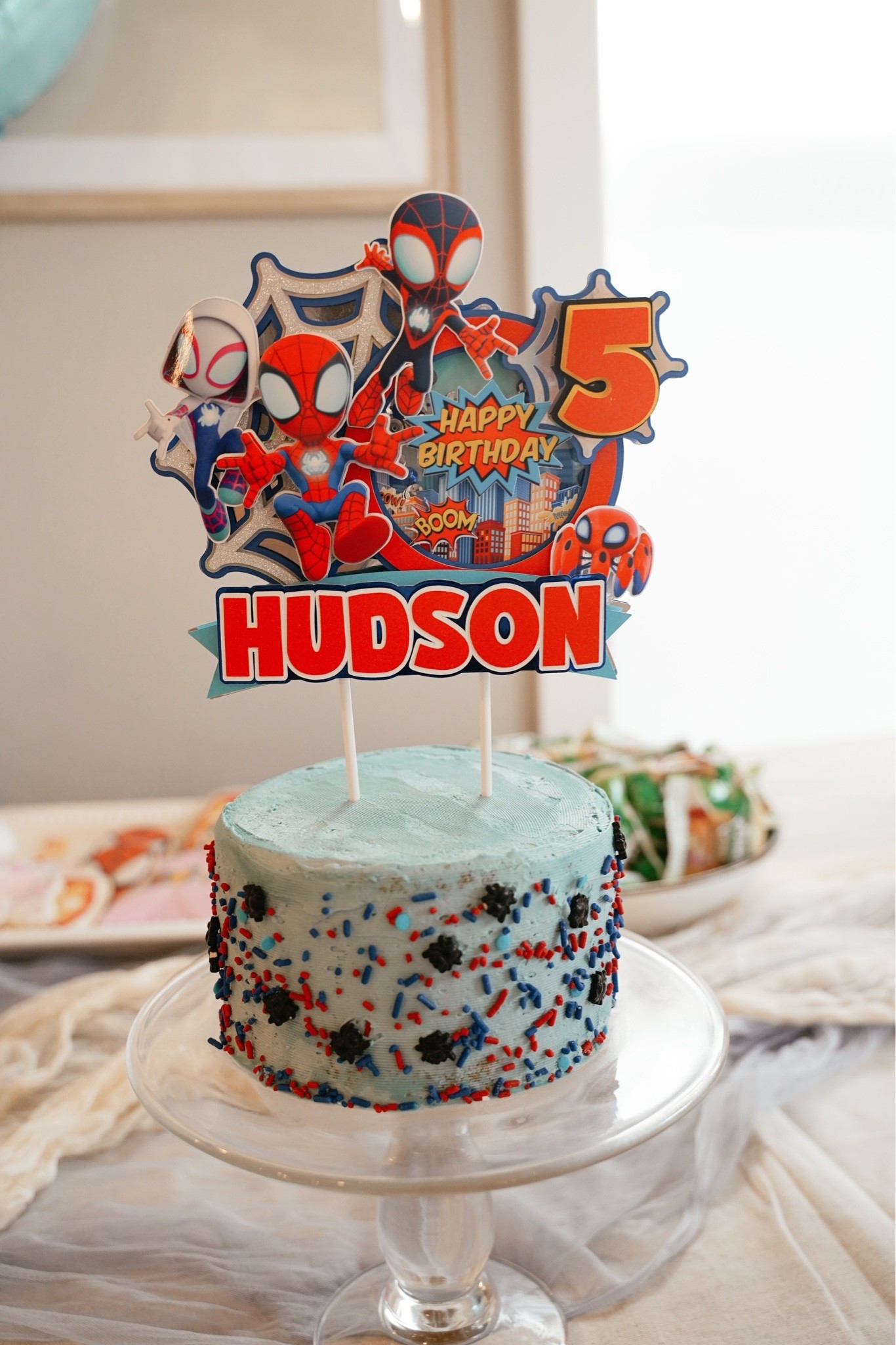 Hudson’s Spiderman Birthday Cake! I bought the sprinkles and cake topper on Etsy and it was perfect ✨❤️🕸️

#spiderman #spidey #cake #birthday #party #birthdayparty #boys #littleboys #birthdaycake

#LTKdayinmylife #LTKmomlife #LTKKids