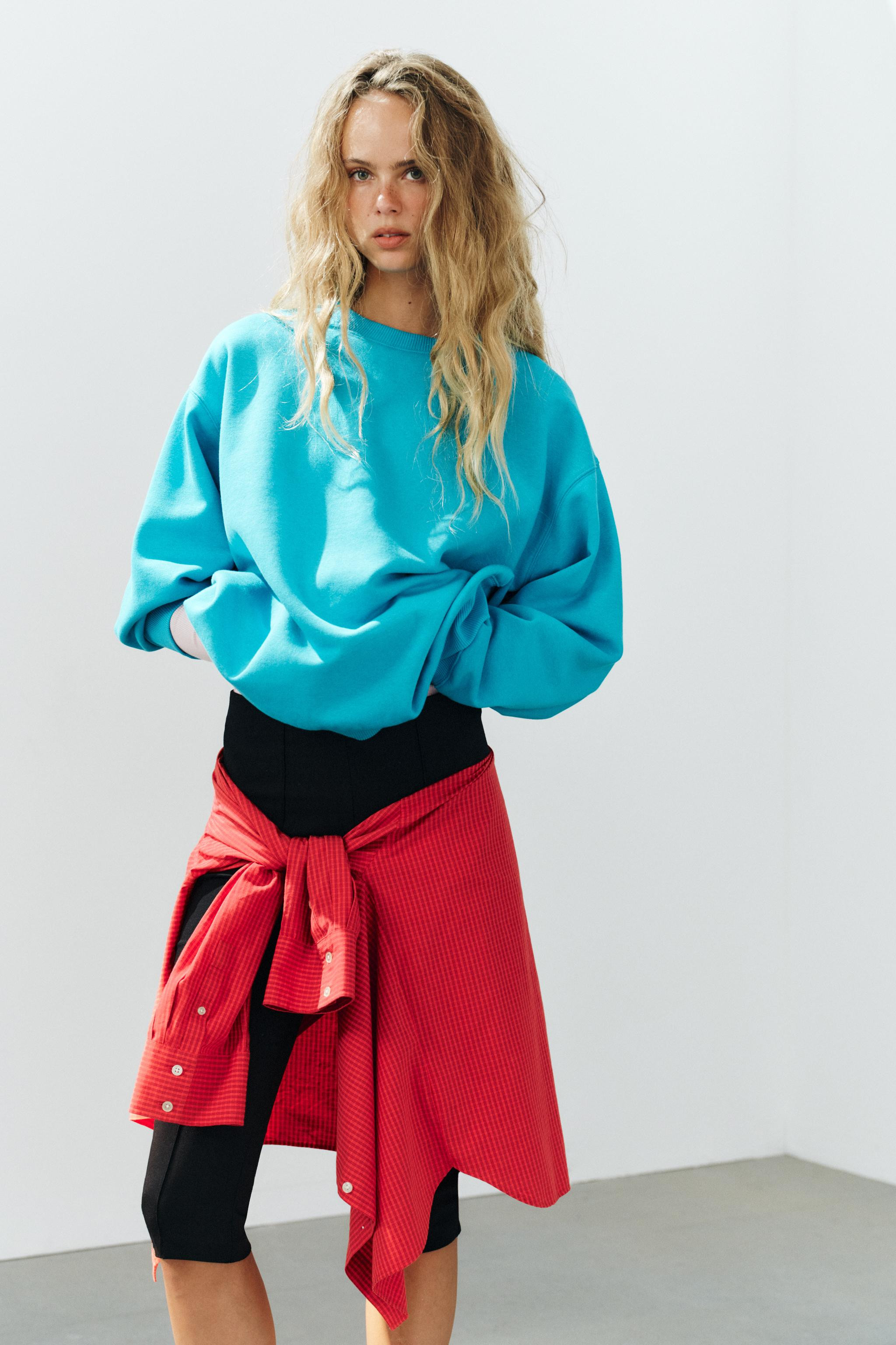 BASIC LONG SLEEVE SWEATSHIRT | Zara US