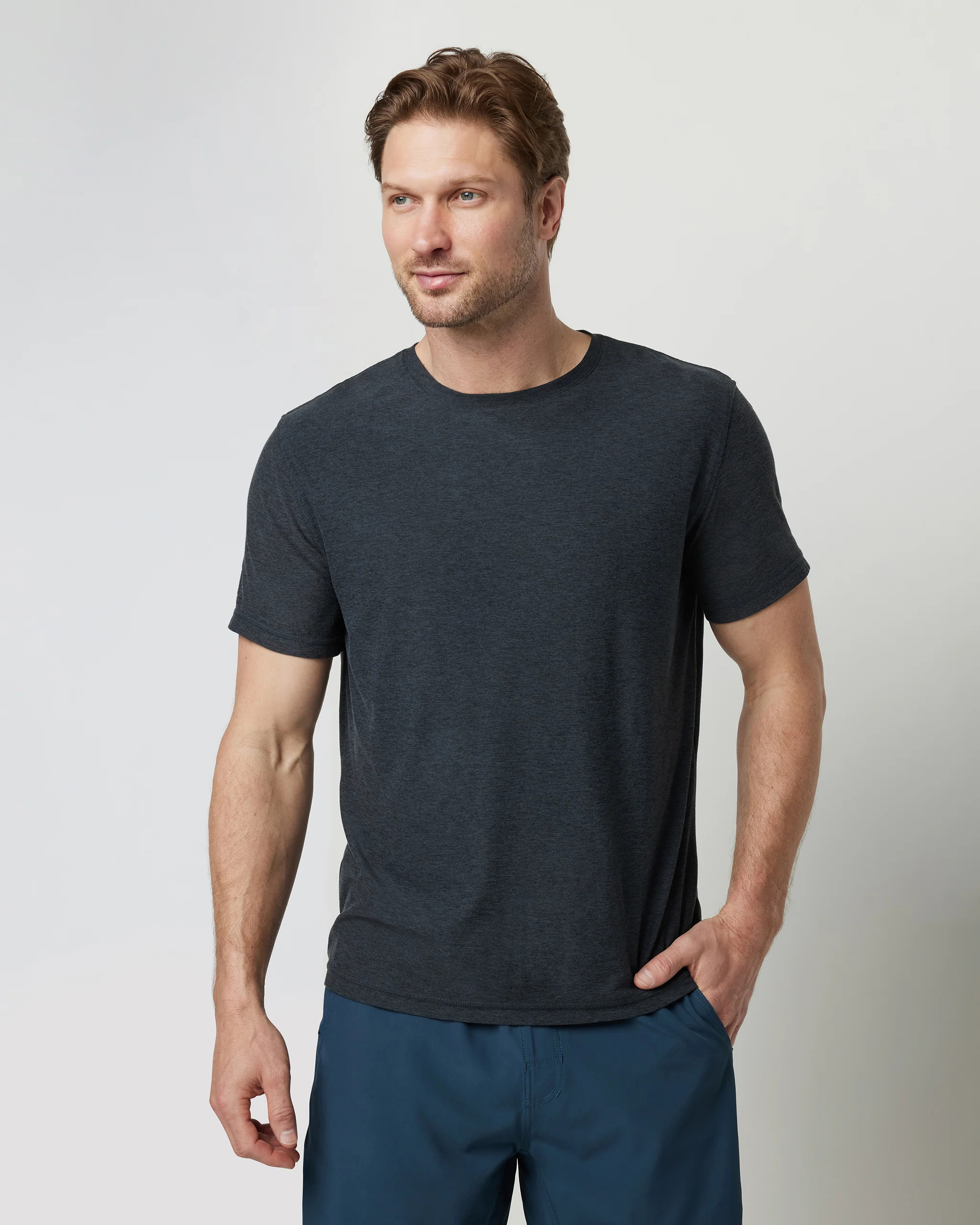Strato Tech Tee | Men's Charcoal Moisture Wicking Shirt | Vuori | Vuori Clothing (US & Canada)