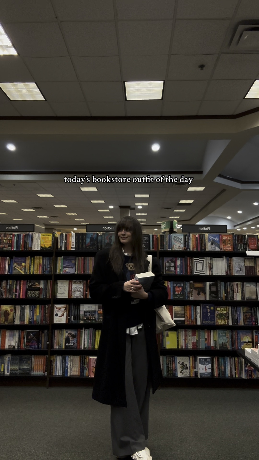 always have to throw on a cute outfit to go to the bookstore 🫶


Bookish, bookish aesthetic, French aesthetic, polo Ralph lauren, polo bear sweater, bookstore aesthetic, dark academia, light academia, academia outfit 


#LTKStyleTip #LTKBeauty