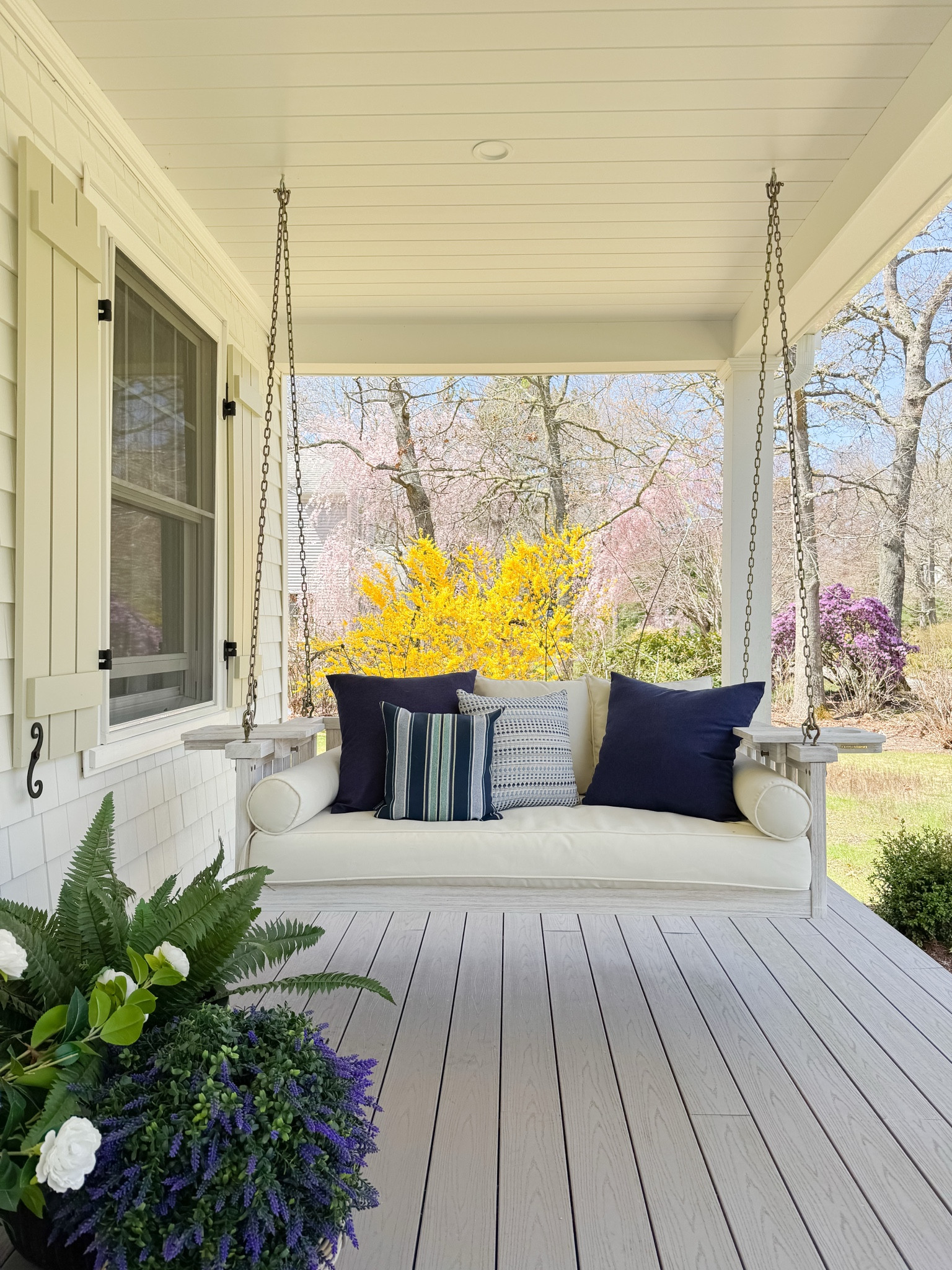 Spring Front Porch

Home  home decor  home favorites  spring front porch  spring home decor  seasonal decor  wreath  planters  area rug  coastal home

#LTKHome #LTKSeasonal