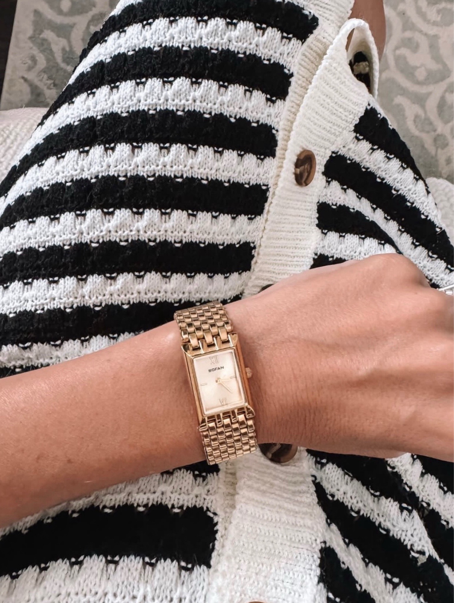 Best Amazon watch under $40 and so good!!! Lightweight perfect gold watch. PS. It does have a lot of links

#LTKFindsUnder50 #LTKCyberWeek #LTKSaleAlert