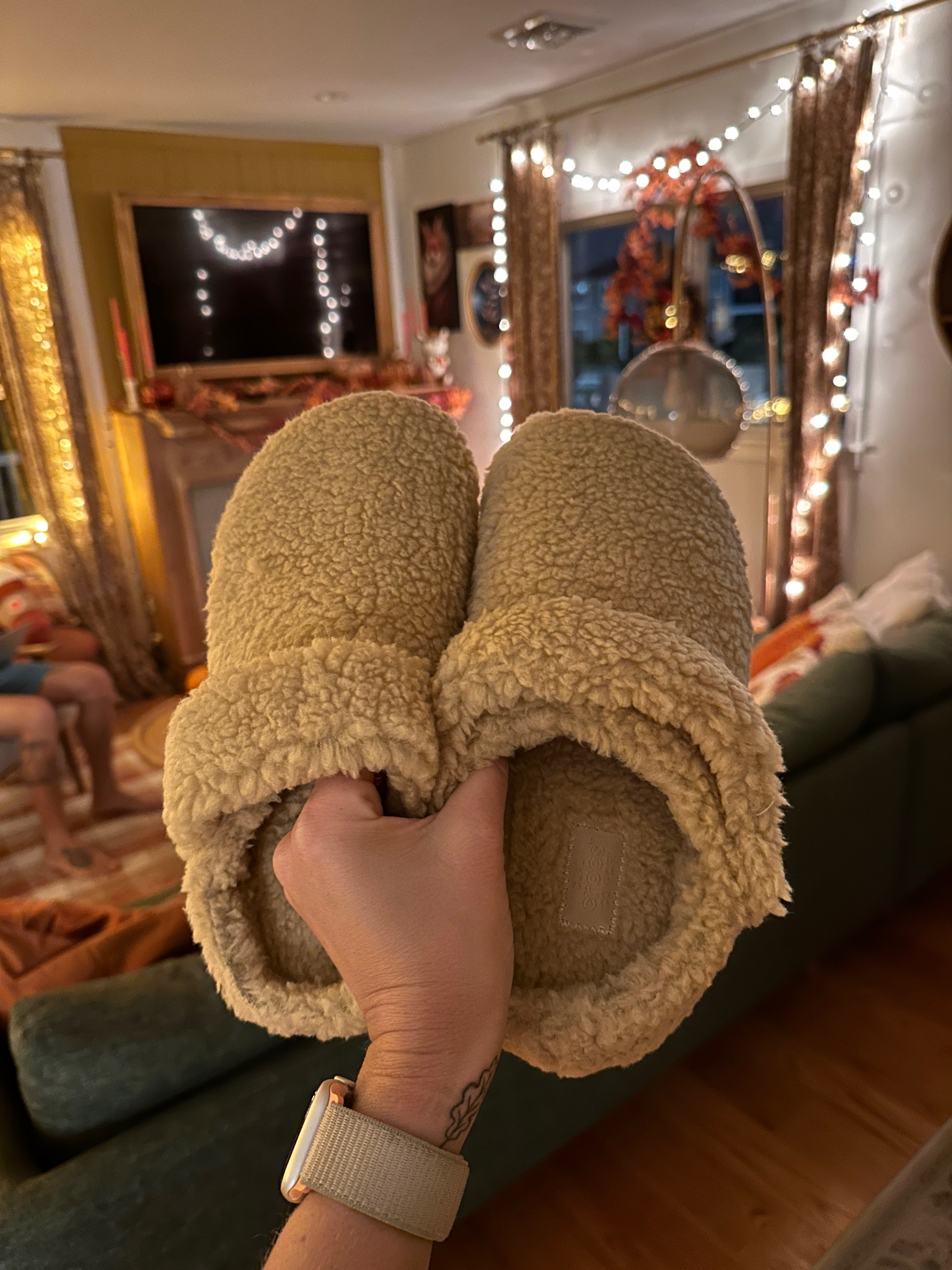 these crocs slippers are the best 

#LTKFallSale #LTKSaleAlert #LTKFindsUnder100