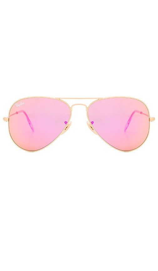 Ray-Ban Aviator Flash Lenses in Pink. | Revolve Clothing (Global)