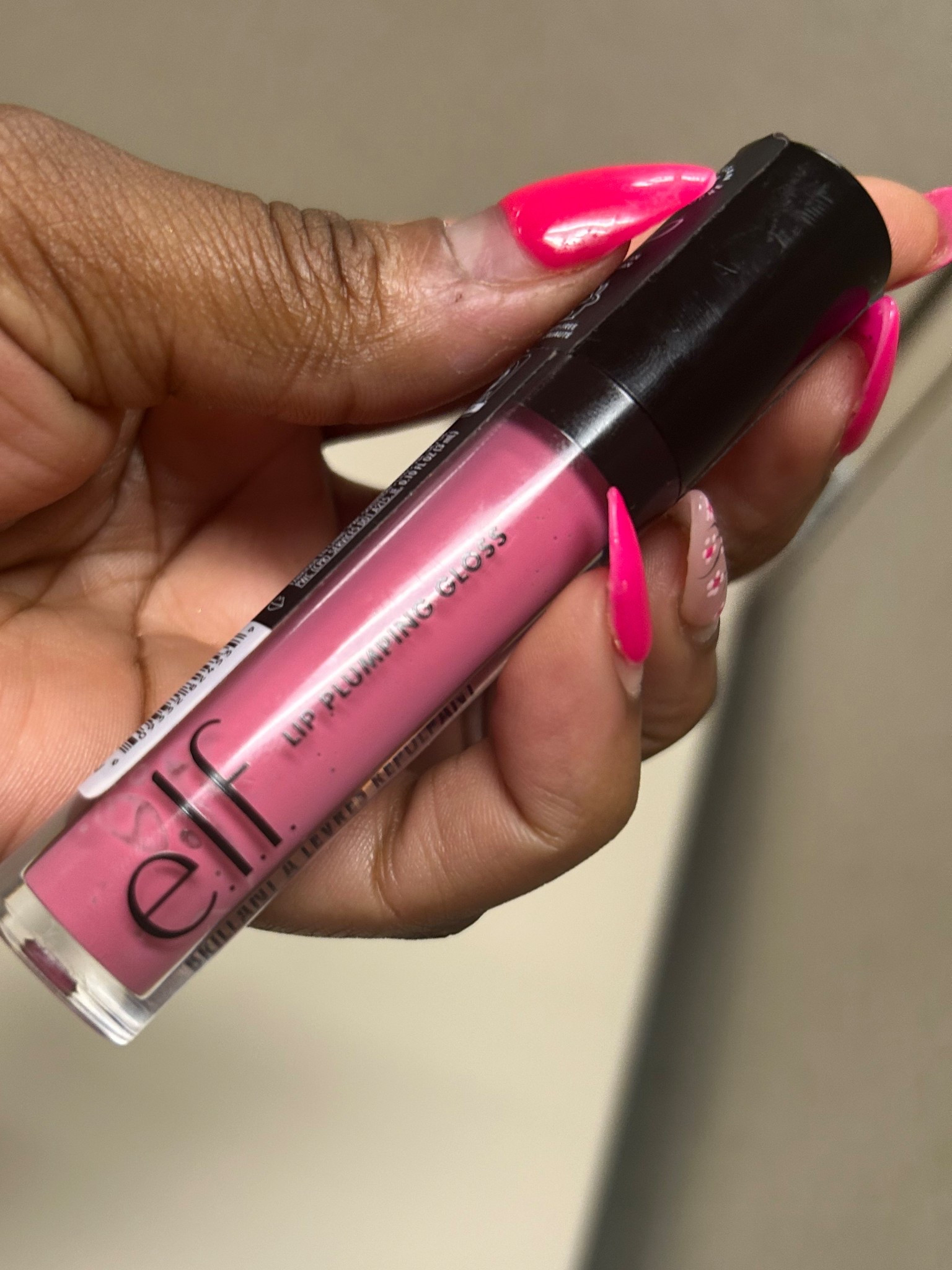 Wearing e.l.f. Lip Plumping Gloss in the perfect pink—hydrating, glossy, and gives that subtle tingle for fuller lips.
A drugstore fave that’s actually worth the hype. #elfcosmetics #lipplumpinggloss #LTKbeauty #drugstoremakeup #budgetbeautyfinds #makeupmusthaves #LTKunder50 #pinkglossgoals 