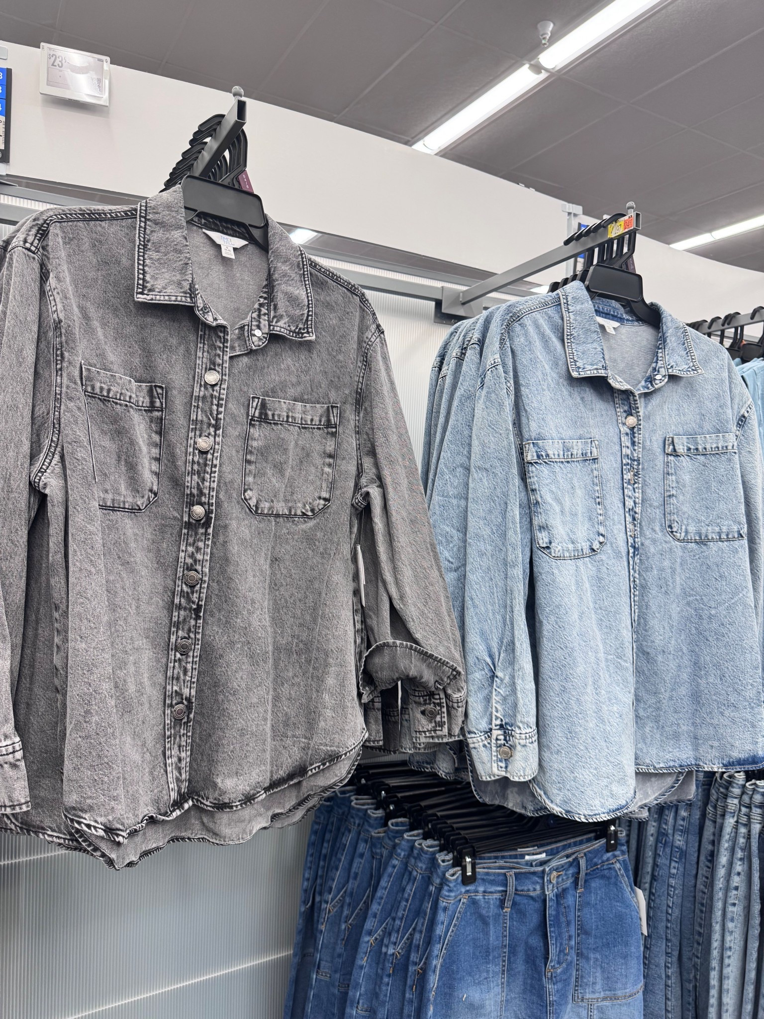 Time and Tru Denim Overshirt with Long Sleeves

#LTKFindsUnder50 #LTKStyleTip