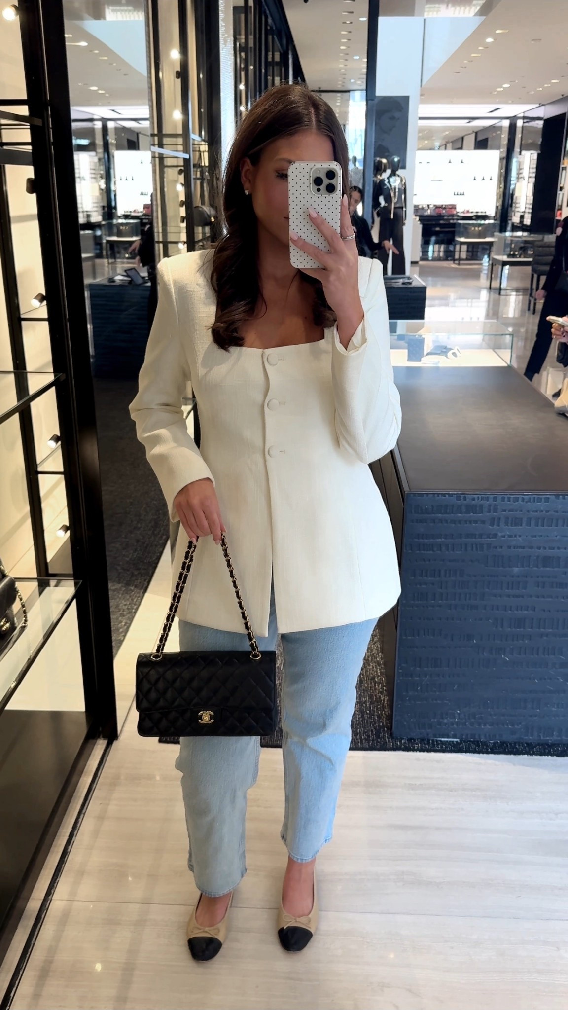 Sizing:
Top - size Medium (buttons are functional & fabric has no stretch!!)
Jeans - size 28 long (tts & I am 5’10)
Flats - tts 