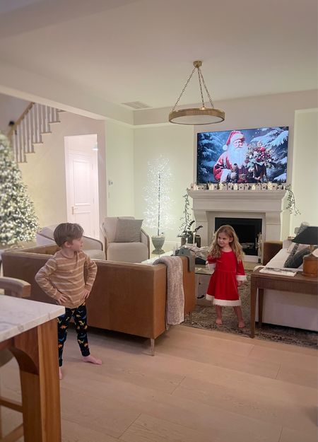 Holiday family room  

#LTKhome