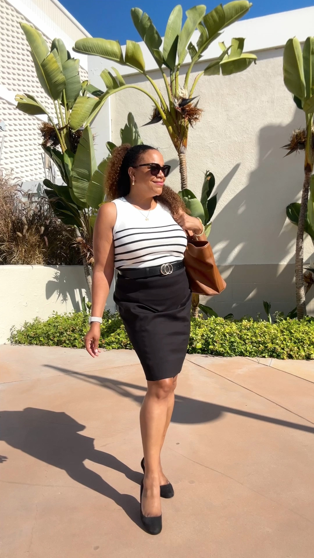 Just needed a cute work top #ad Am I right? This top comes in a bunch on colors and I got a size large 🫶🏾 

#LTKFindsUnder50 #LTKMidsize #LTKWorkwear