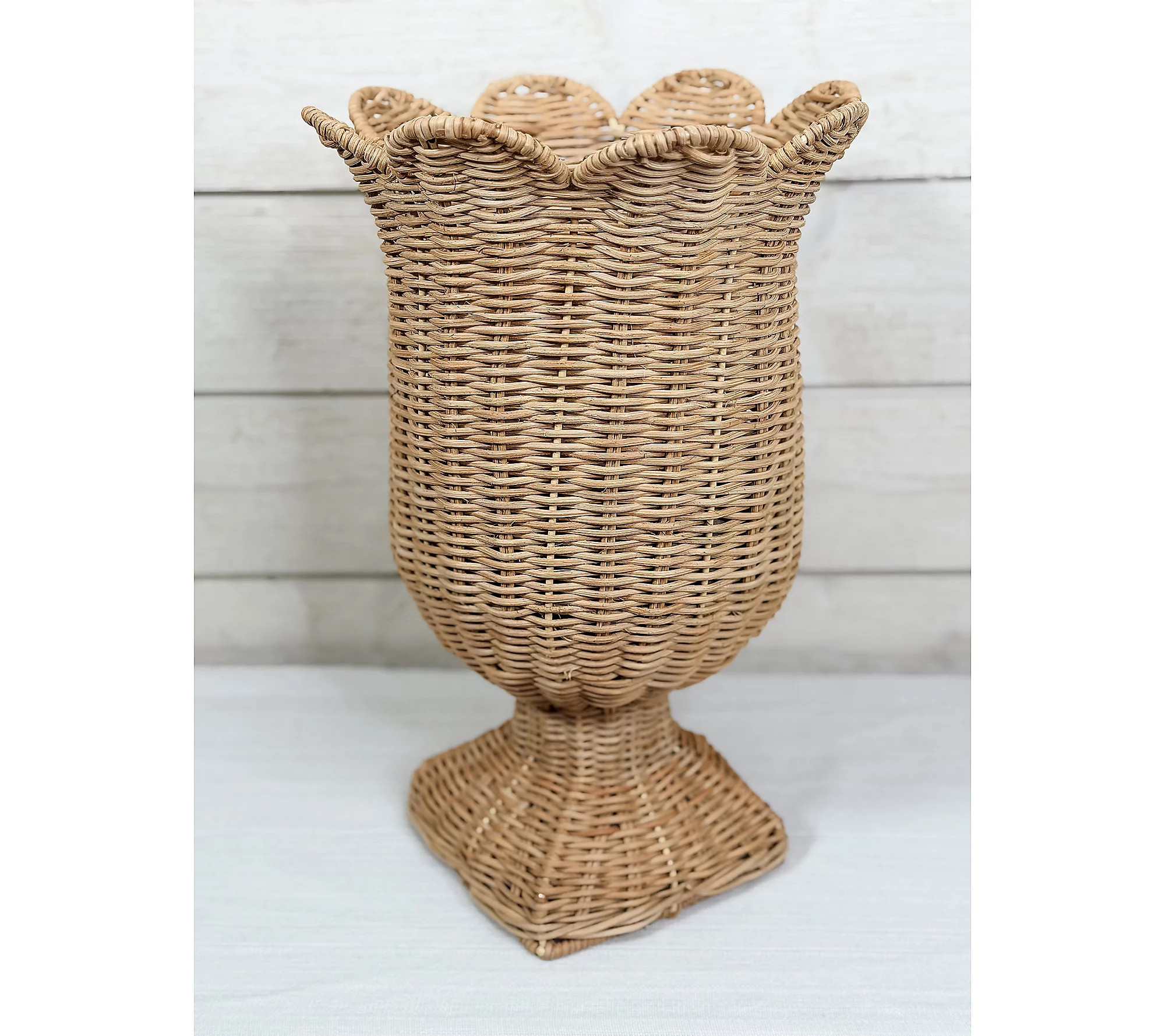 As Is Simply Stunning 15"" Woven Scalloped Foo by Janine Graff | QVC