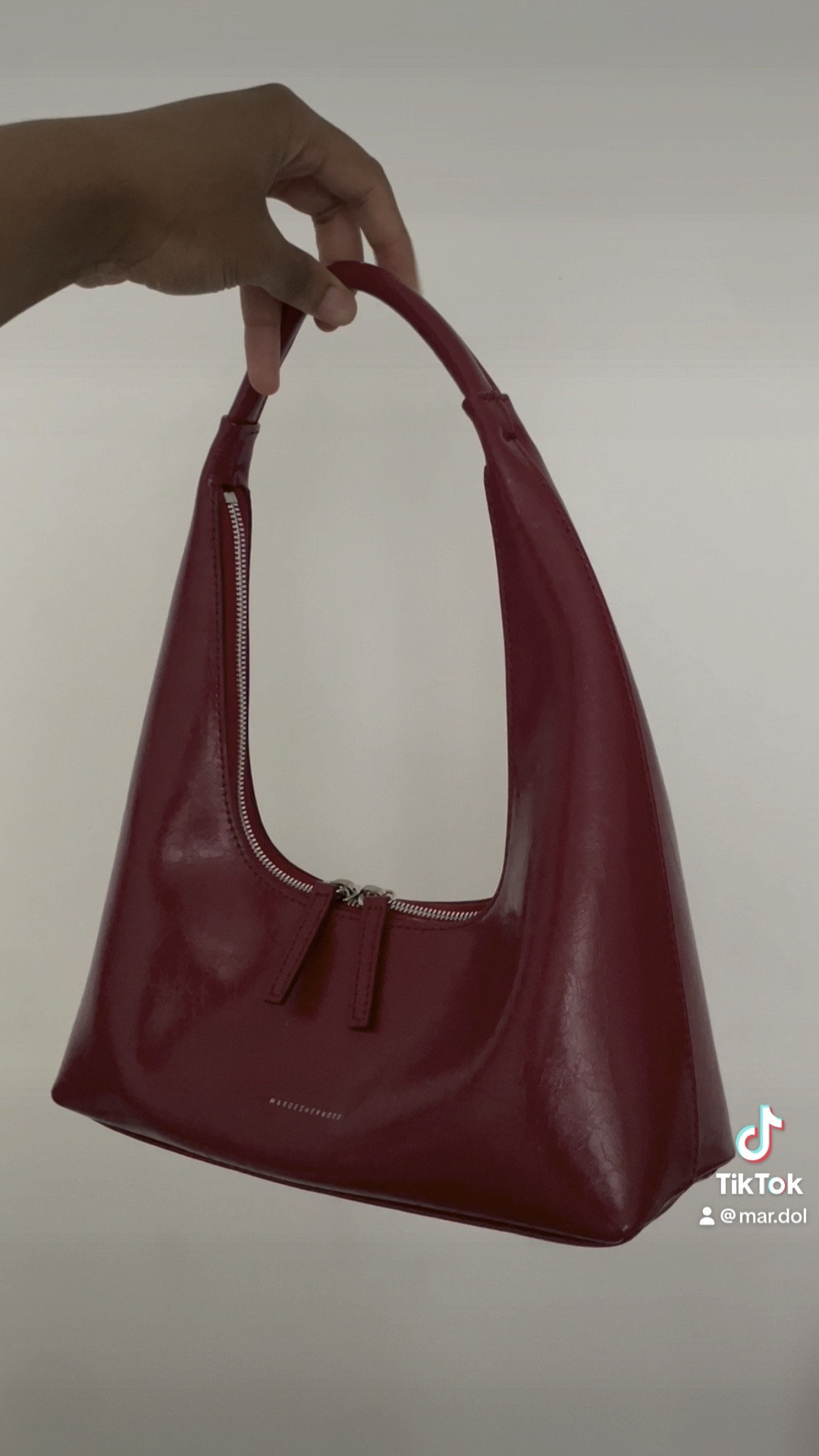 chili crinkle hobo shoulder bag! direct link for red: 
https://en.margesherwood.com/product/hobo-shoulderchili-crinkle/1585/
