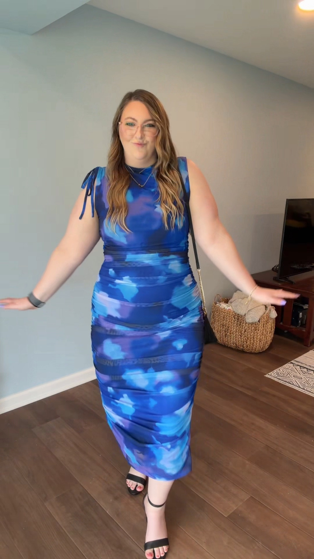 I had to do a cute little transition for this wedding guest look! 

#LTKMidsize #LTKootd #LTKWedding