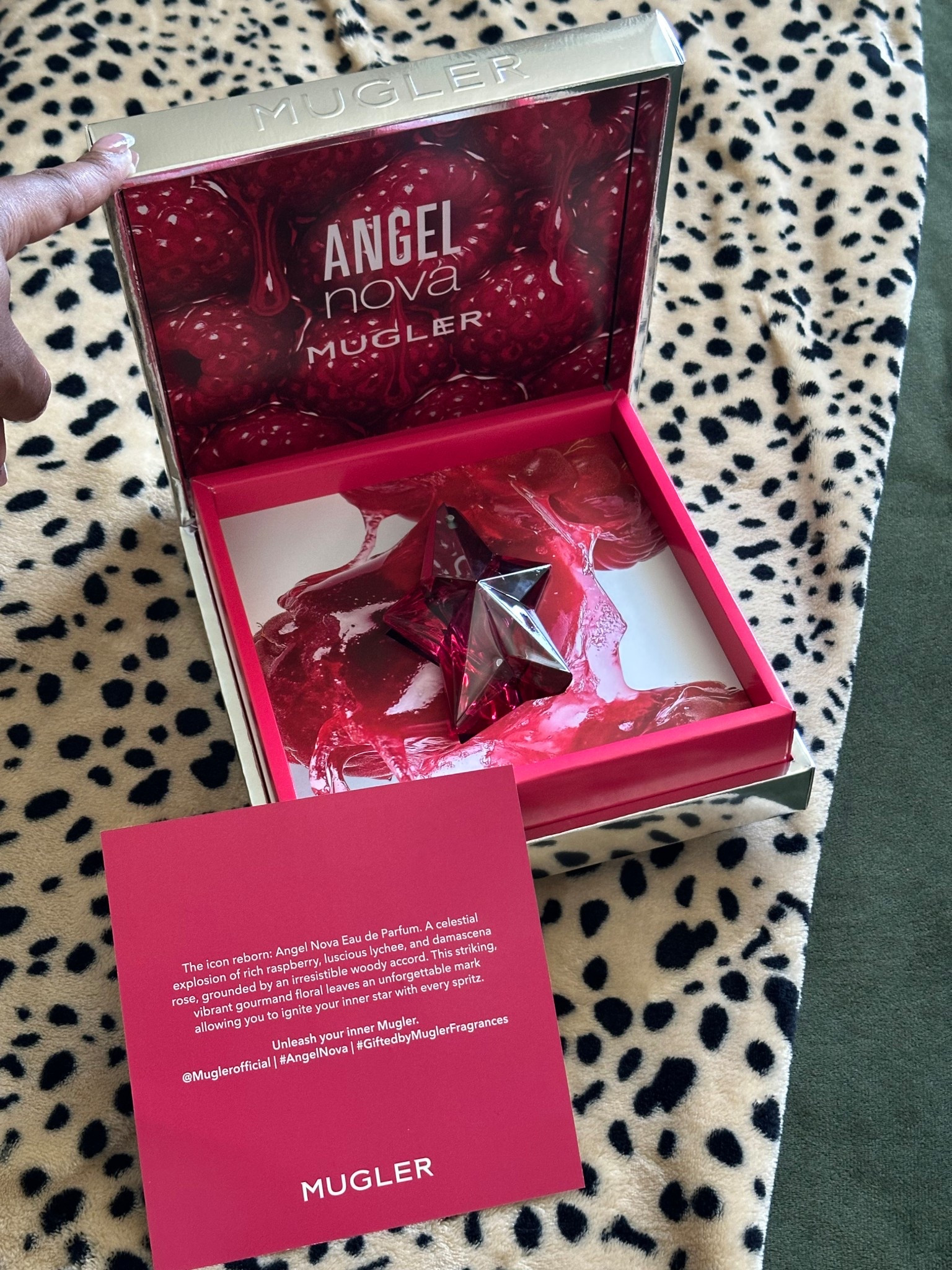 ✨ A celestial blend of raspberry, lychee & damascena rose ✨
I’m falling in love with the bold, sweet yet sophisticated vibe of Angel Nova by Mugler 💕🌹 Perfect for when you want to feel unforgettable, radiant, and powerful.

Shop my fragrance fave here ⬇️

#GiftedbyMuglerFragrances #AngelNova #MuglerOfficial #LTKBeauty #LTKFragrance


#LTKBeauty #LTKFindsUnder100 #LTKU