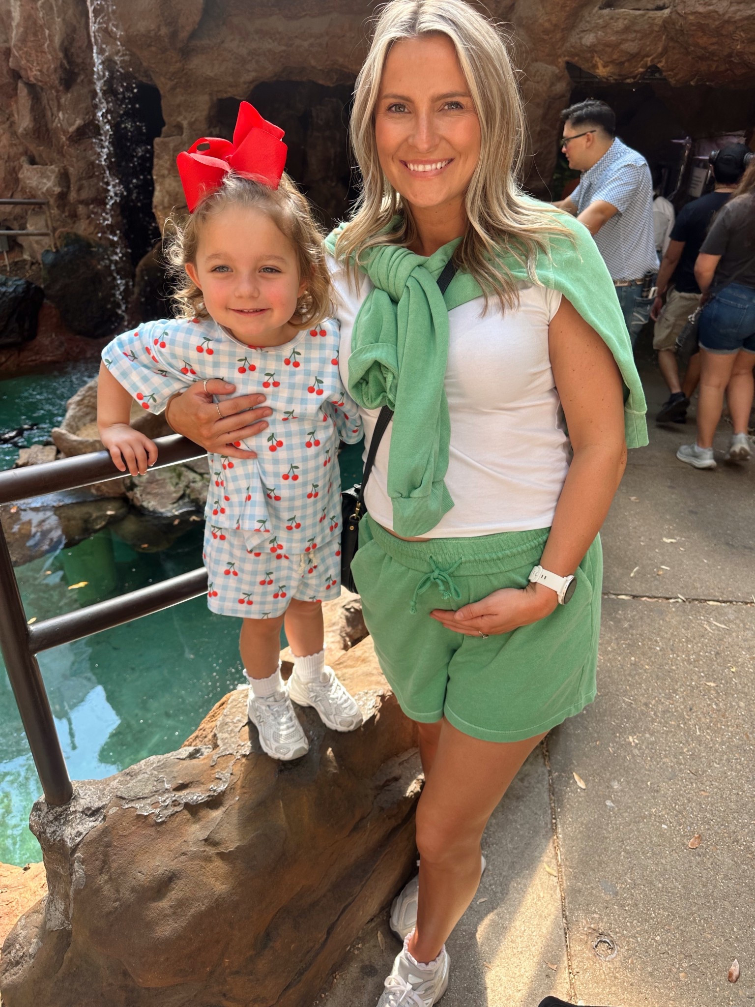 Aquarium today!! Medium in bottoms X-Large in the sweatshirt! Perfect for spring!! #oldnavy #pregnancy 

#LTKBump #LTKmomlife #LTKdayinmylife