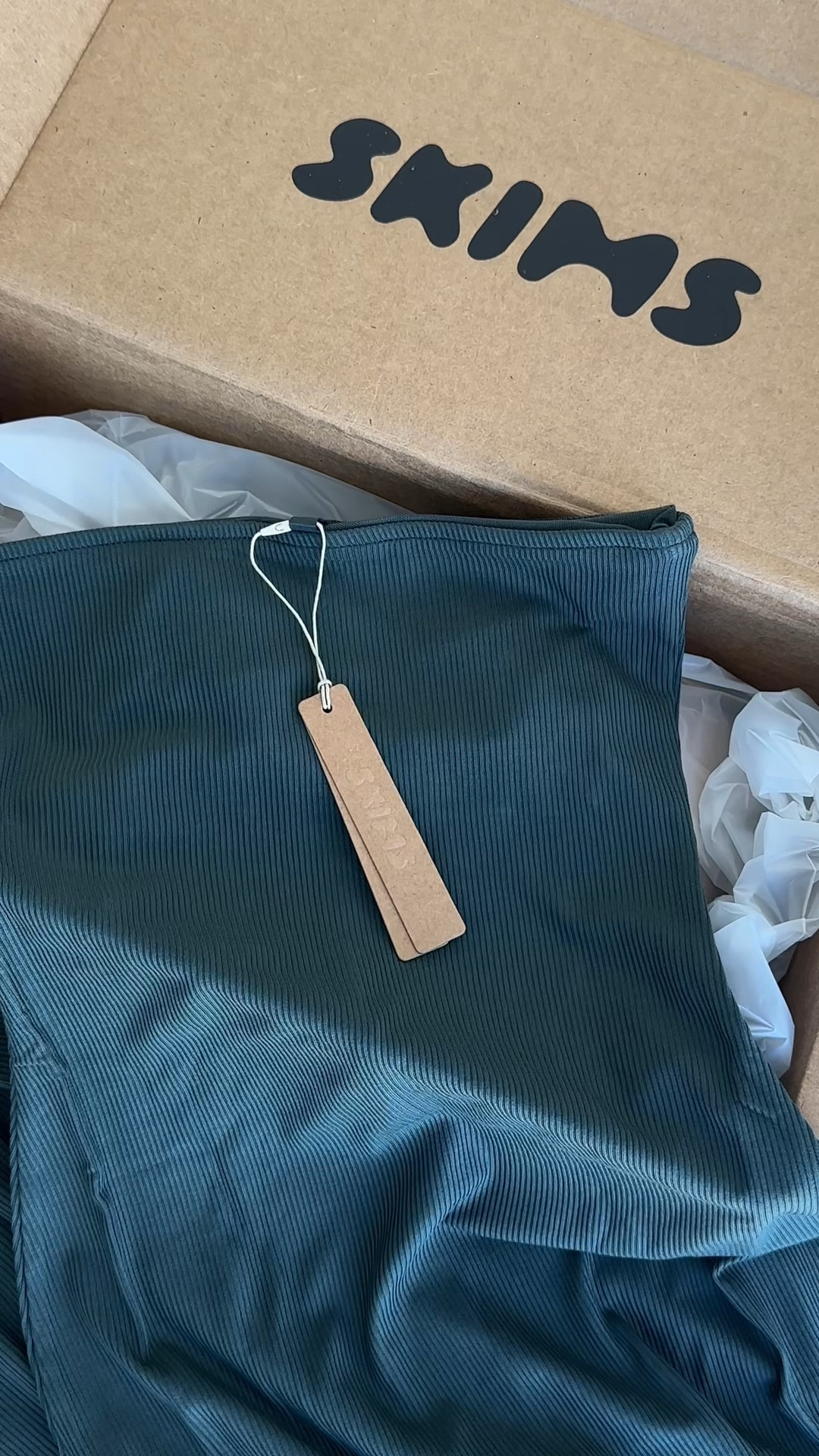 in love with this deep green color strapless dress 🌲 

#LTKSeasonal #LTKFindsUnder100 #LTKVideo