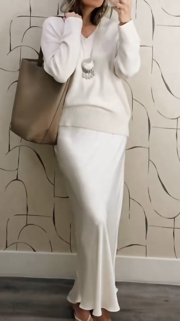 Spring outfit ideas 
Cashmere sweater & bag @Quince  spring outfit ideas , casual style , chic everyday outfits,  spring wardrobe staple , what to wear,
lolariostyle

#LTKMothersDay #LTKgrwm #LTKootd
