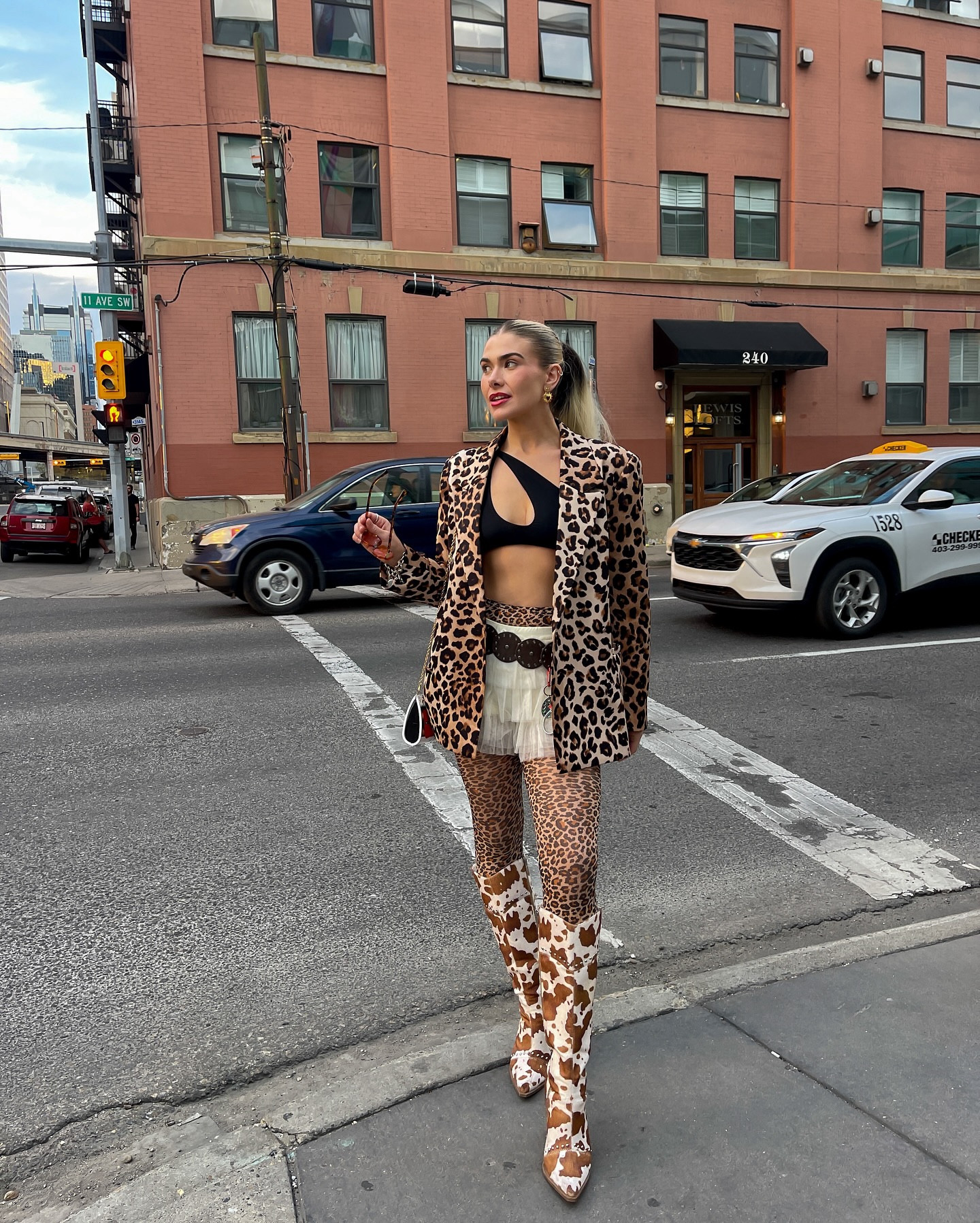 channeling my inner cheetah girl for fall fashion 

#fallfashion #fallfashiontrends #cheetahprint #leopardprint #maximaliststyle #maximalistfashion