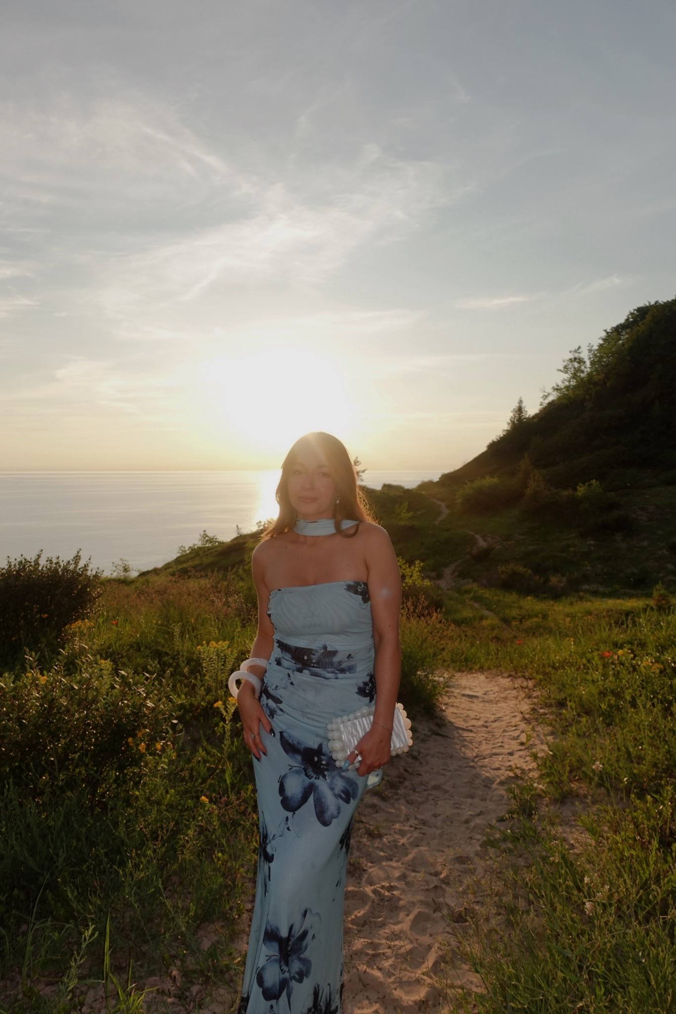 i’m wearing a us 4 in the dress and my usual size for the heels