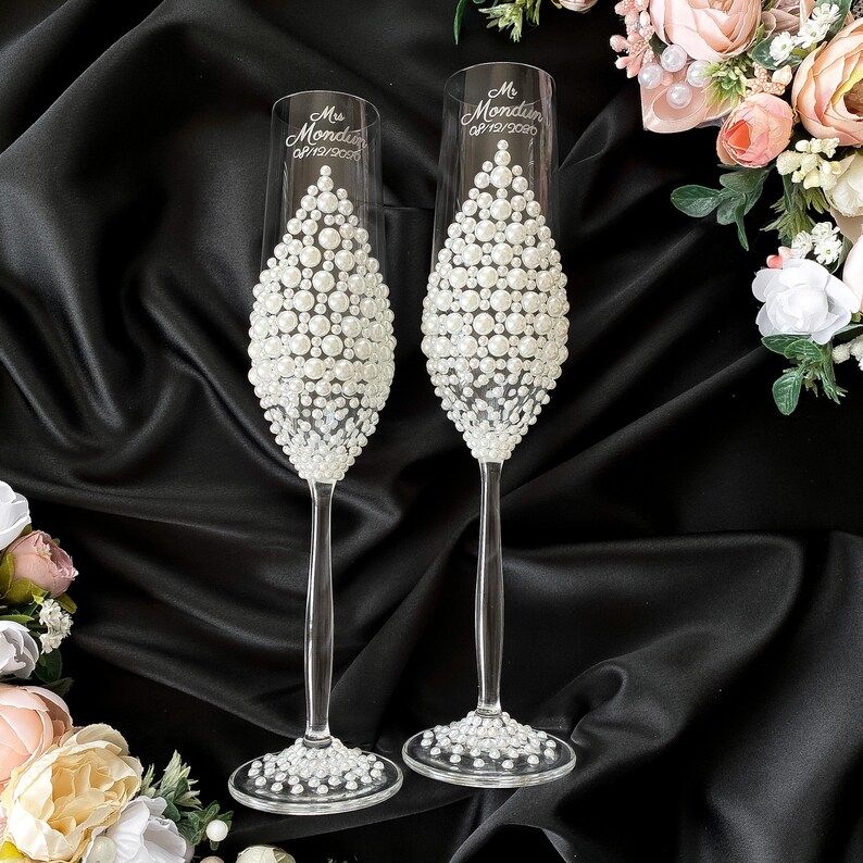 Pearl wedding glasses  wedding cake cutting set Engraved | Etsy | Etsy (US)
