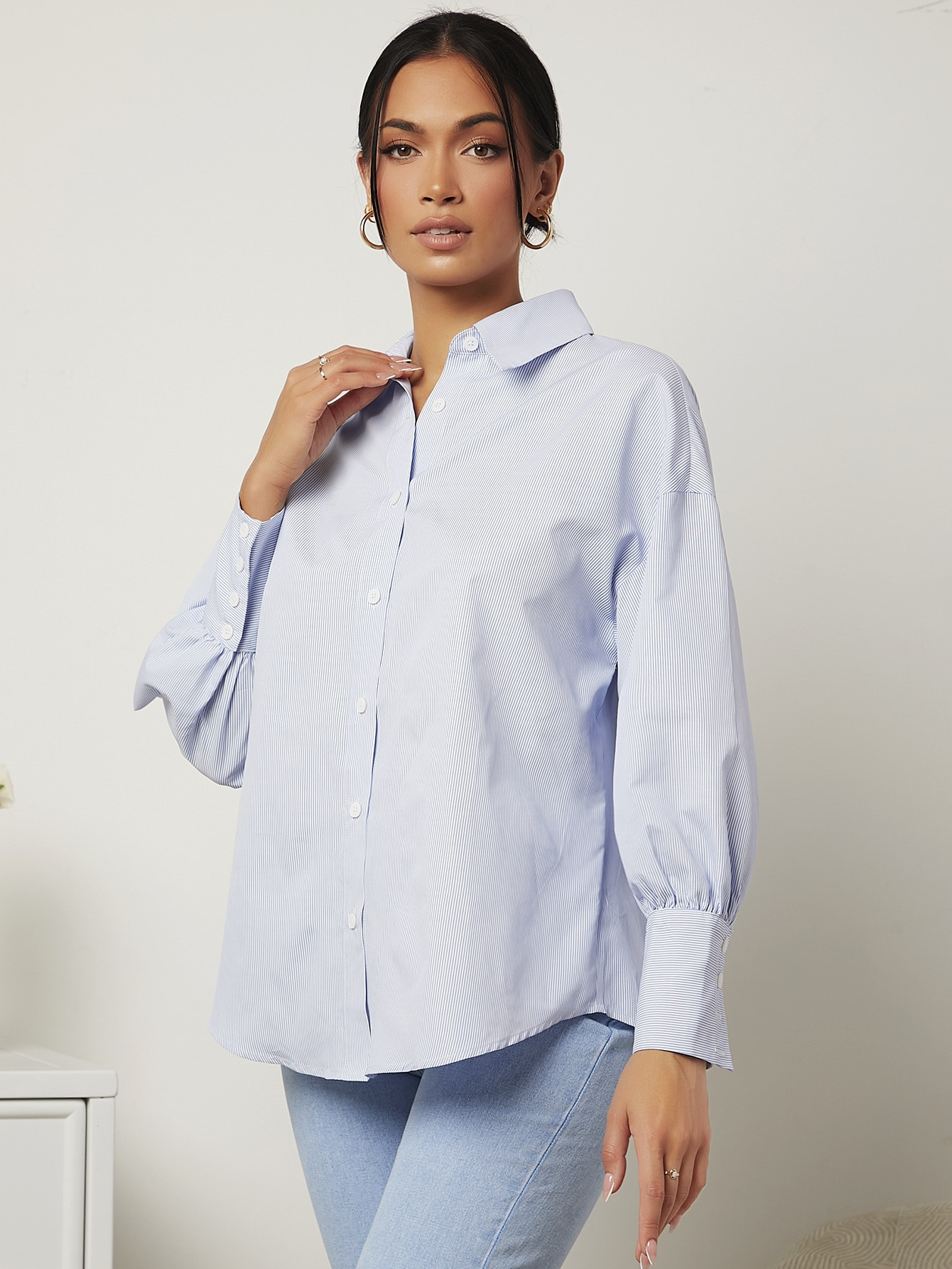 SHEIN Essnce Camisa de rayas con botón delantero de hombros caídos | SHEIN