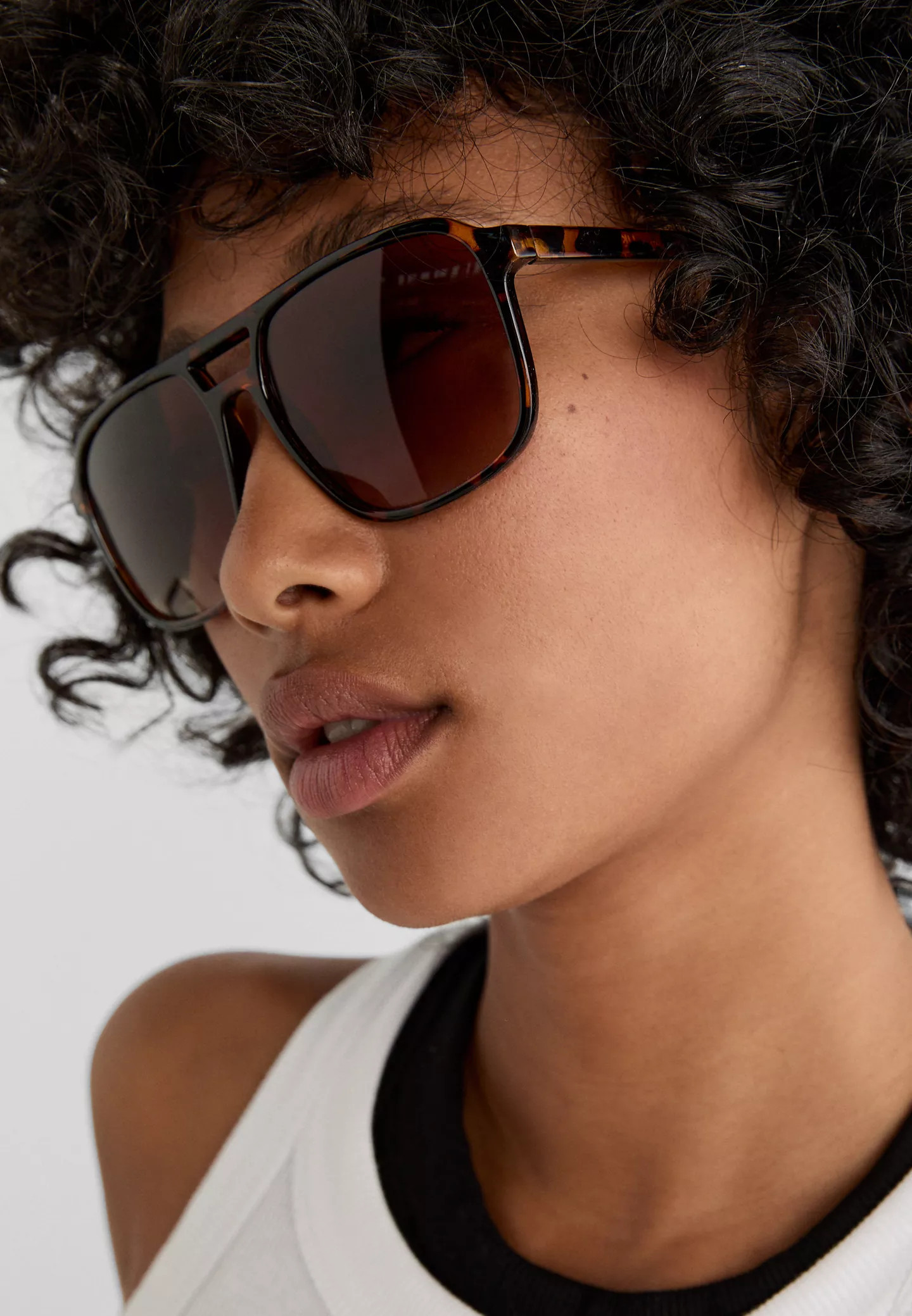 Retro-style sunglasses | Stradivarius (UK)