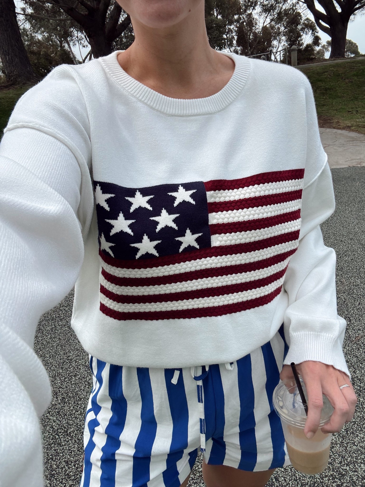 Comfiest Fourth of July look!❤️🤍🩵

American flag sweatshirt, comfy outfit

#LTKMidsize #LTKSeasonal #LTKFindsUnder100