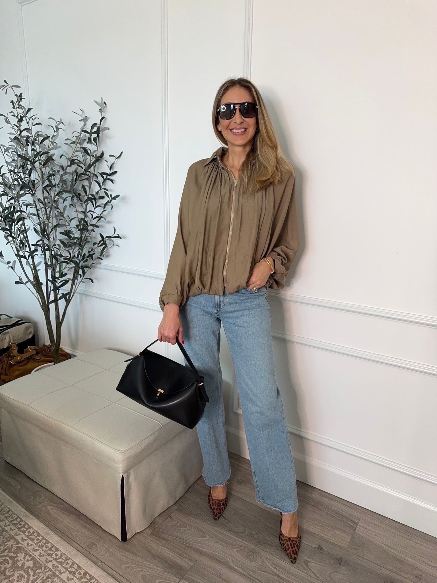 Casual chic outfit!
Perfect for the season that is coming, this jacket is super stylish and flowing. Fits true to size and I’m wearing size small

#LTKSeasonal #LTKU #LTKootd