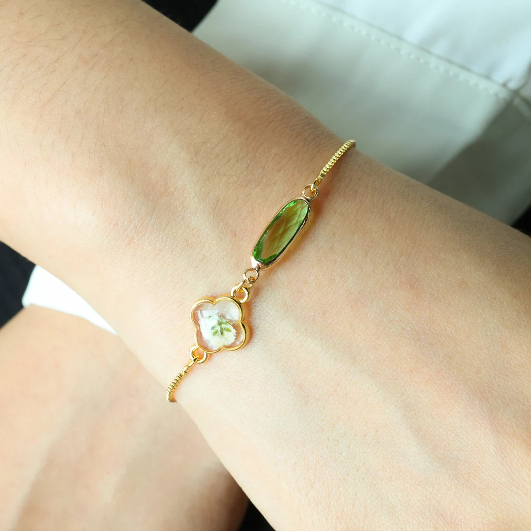 Custom Baby's Breath Flower With Birthstone Bracelet, Personalized Name Gift for Mom, First Time ... | Etsy (US)