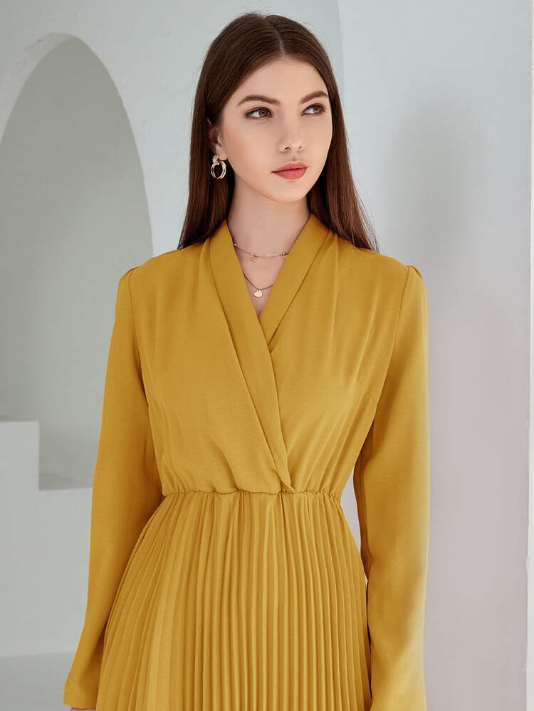 Solid Surplice Front Pleated Hem Dress | SHEIN