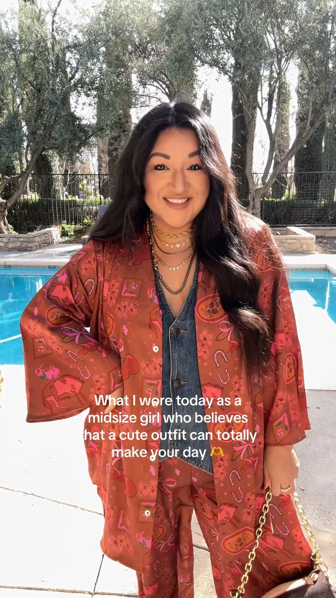 Set is from Lady the Brand I’m in a large , fits oversized , but a small/medium would’ve fit well too ! 

I’m 5’2” 165 lb 

#LTKootd #LTKMidsize