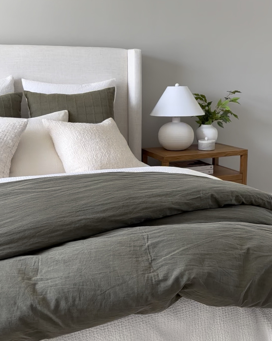 Pottery Barn look for less! 

The green duvet is sold out but I’m sharing more options ↓

This is an all time favorite bed. It does need a box spring!

Green bedding, fluffy bedding, bedroom designs, bedroom ideas, bed pillows, design help, interior design

#LTKHome