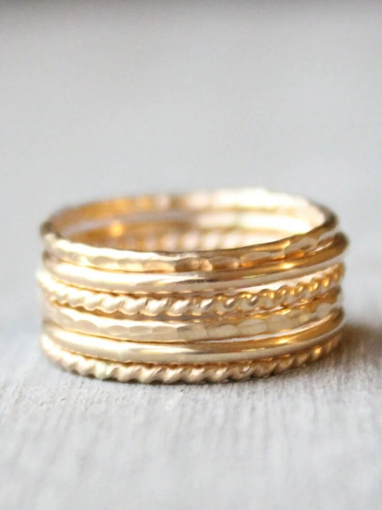 6pcs/Set Retro Golden Stacking Ring Set For Women Minimalism Smooth Twist And Hammered Band Ring Daily Jewelry Gifts | SHEIN